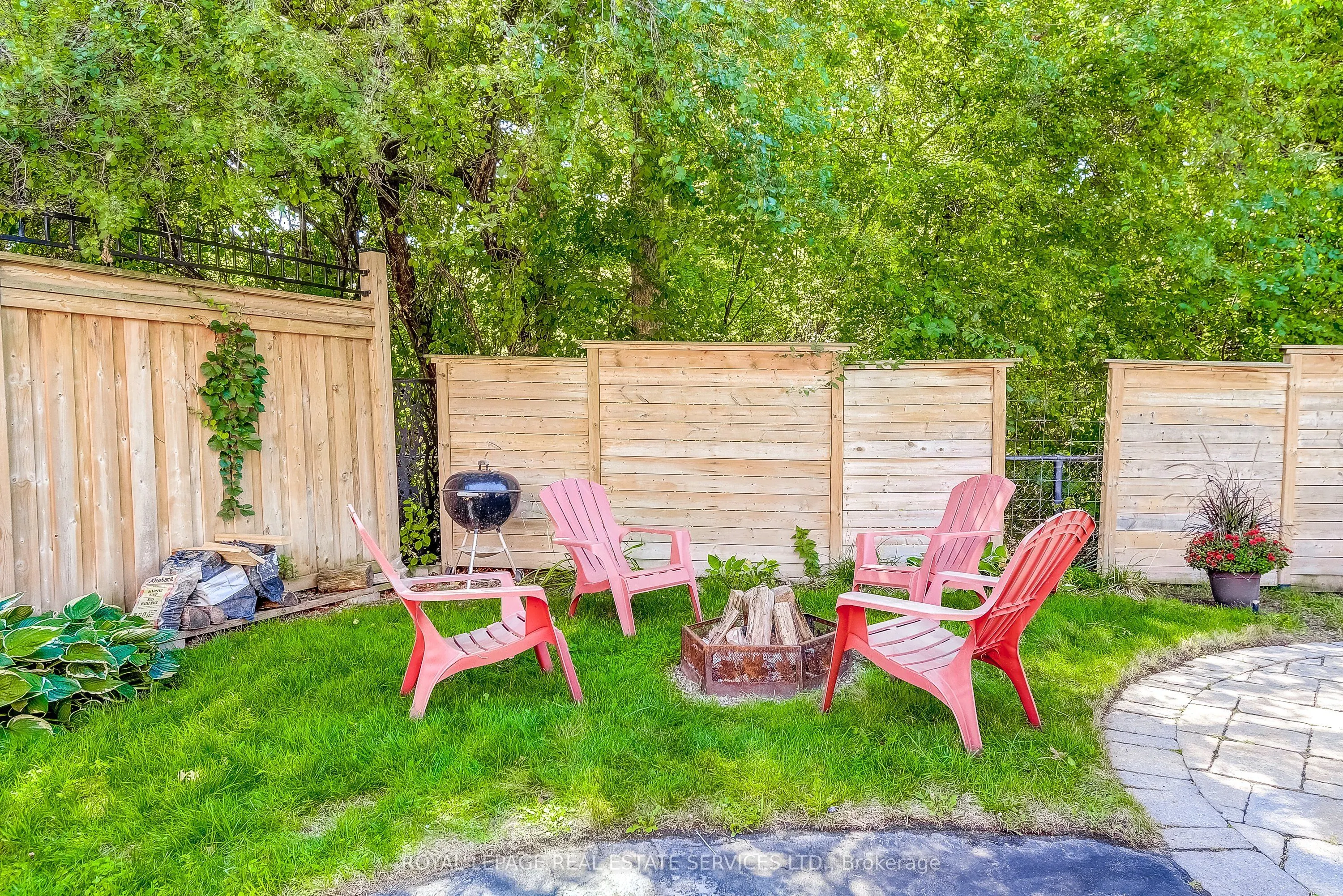27 Morrison Creek Crescent
