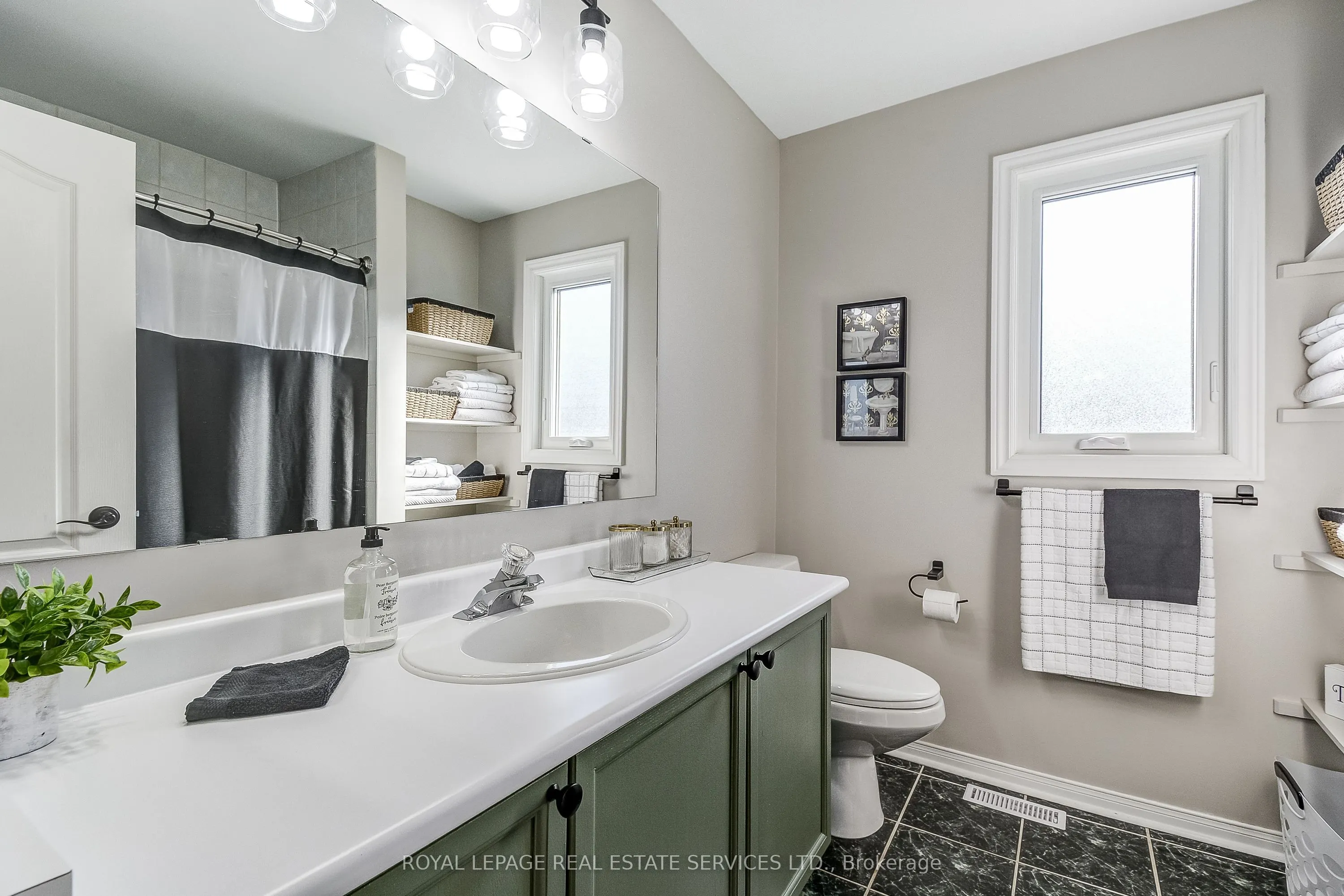27 Morrison Creek Crescent