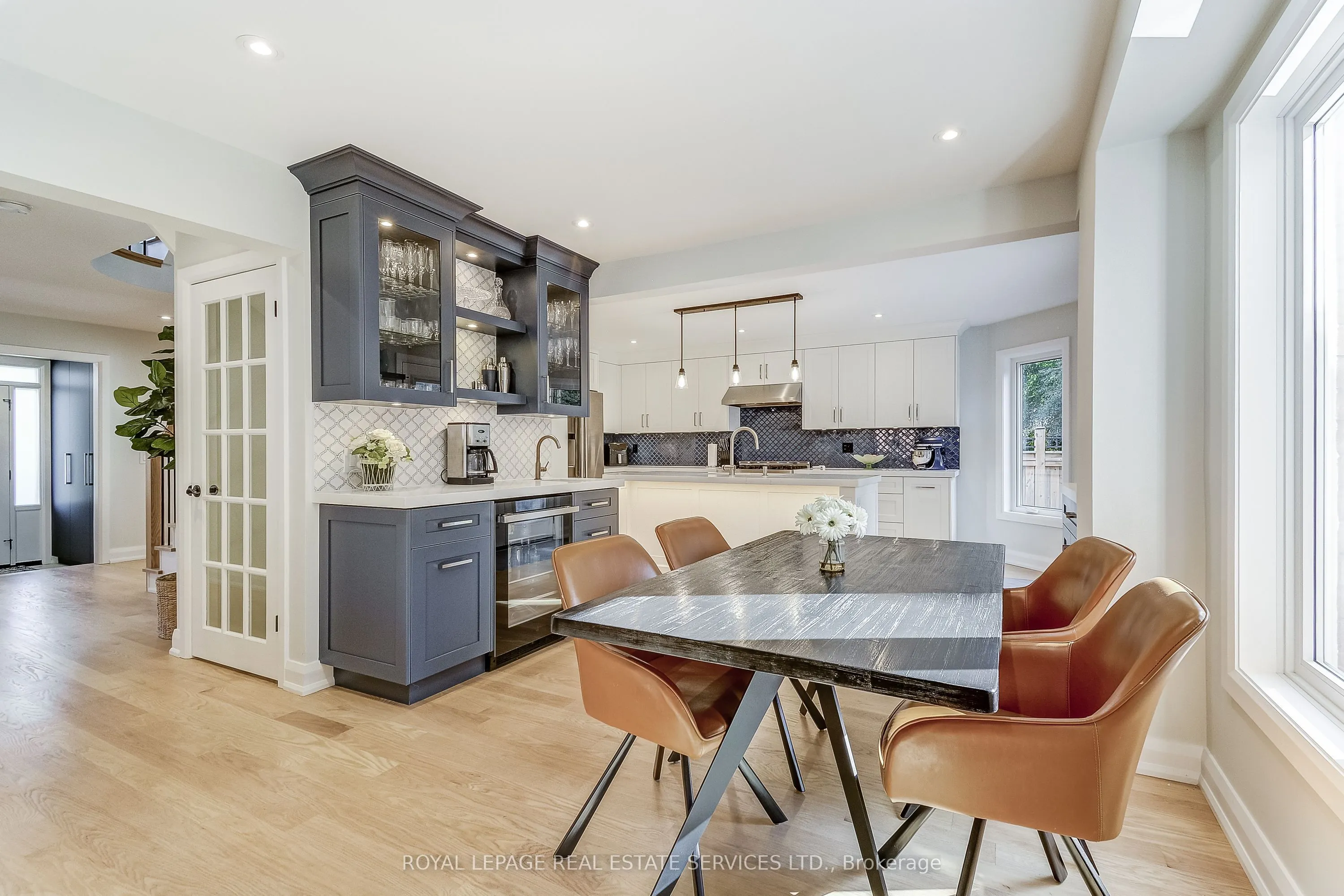 27 Morrison Creek Crescent