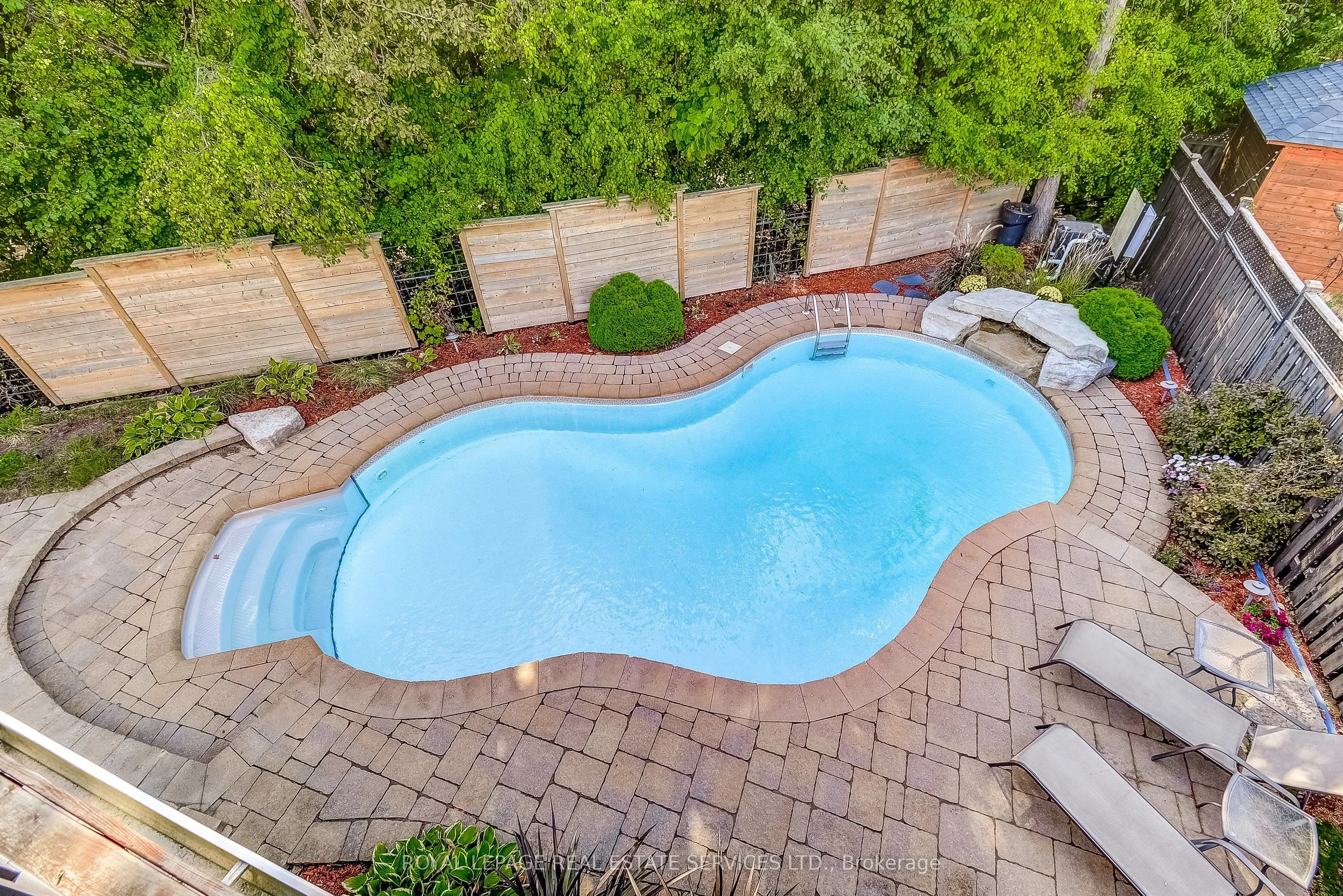 27 Morrison Creek Crescent