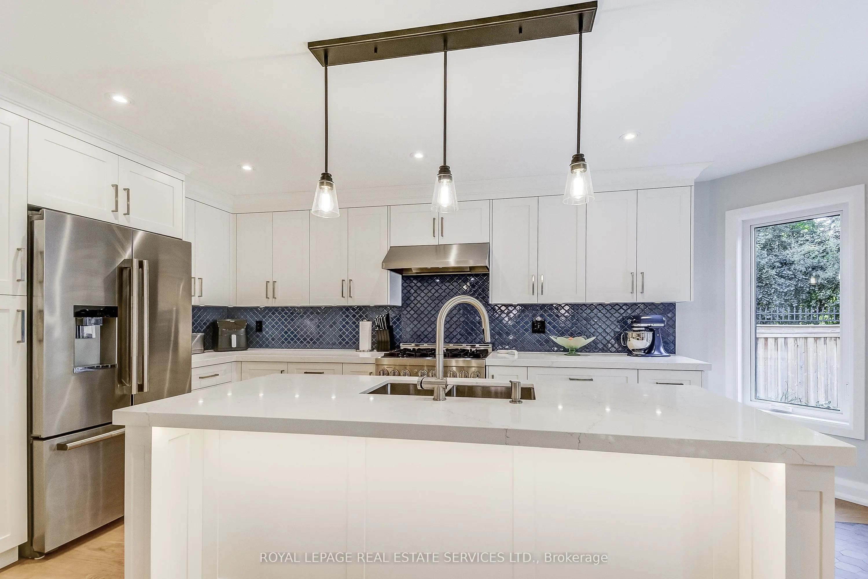 27 Morrison Creek Crescent