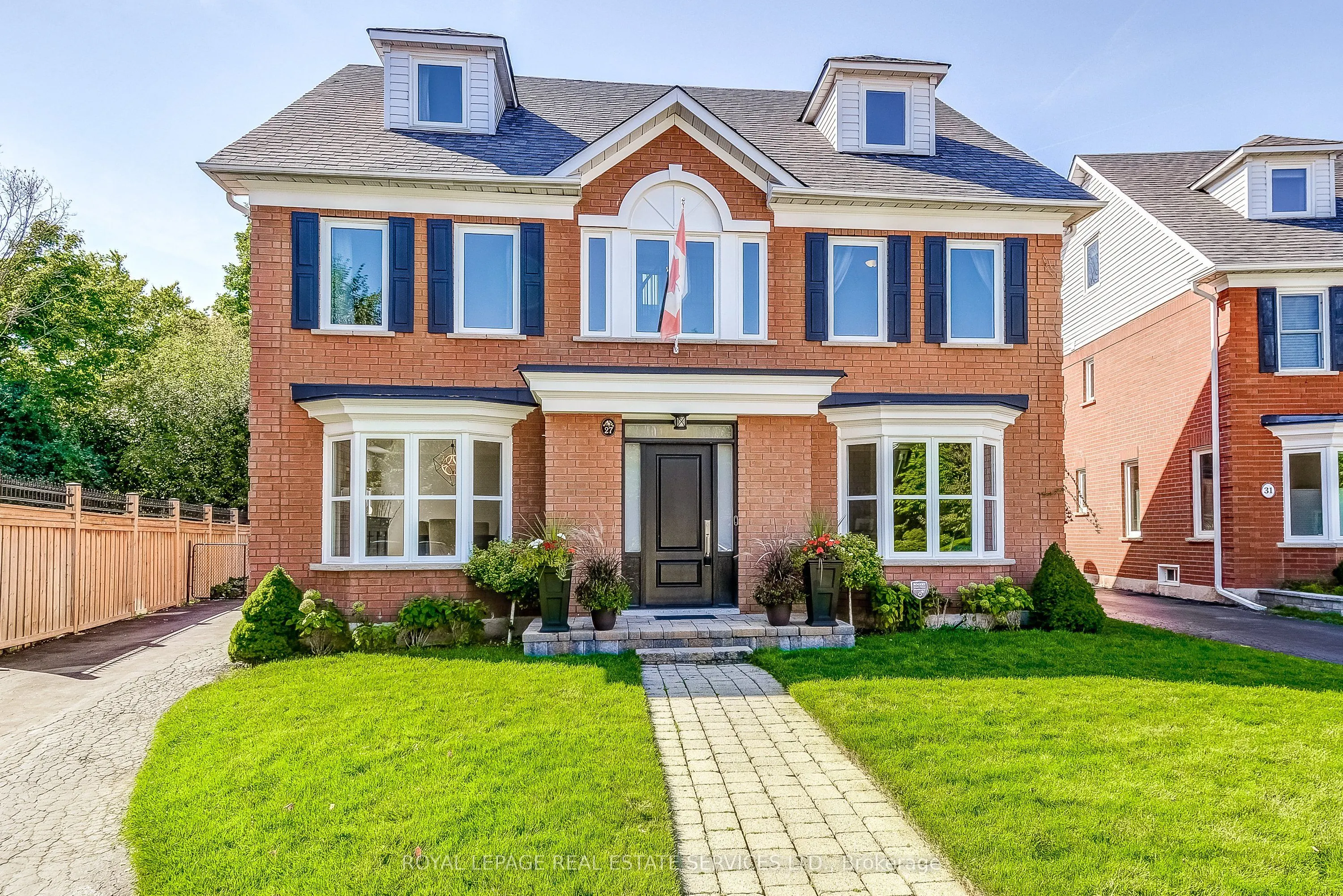 27 Morrison Creek Crescent