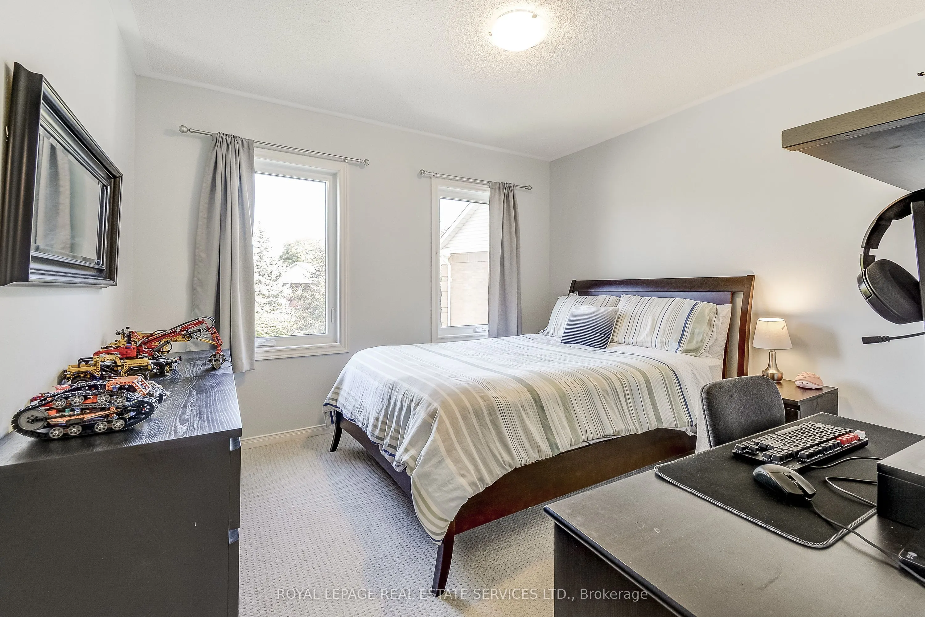 27 Morrison Creek Crescent