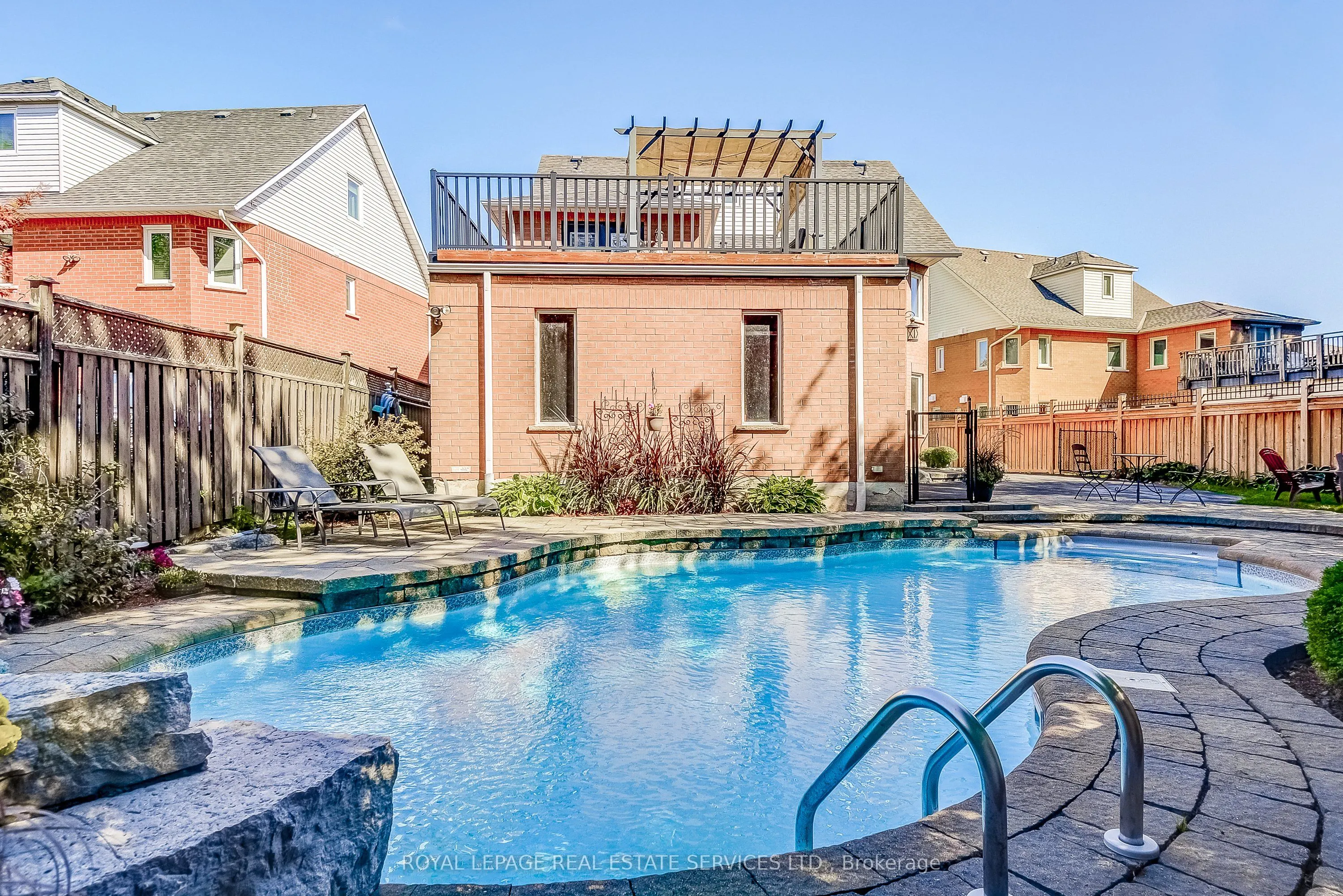 27 Morrison Creek Crescent