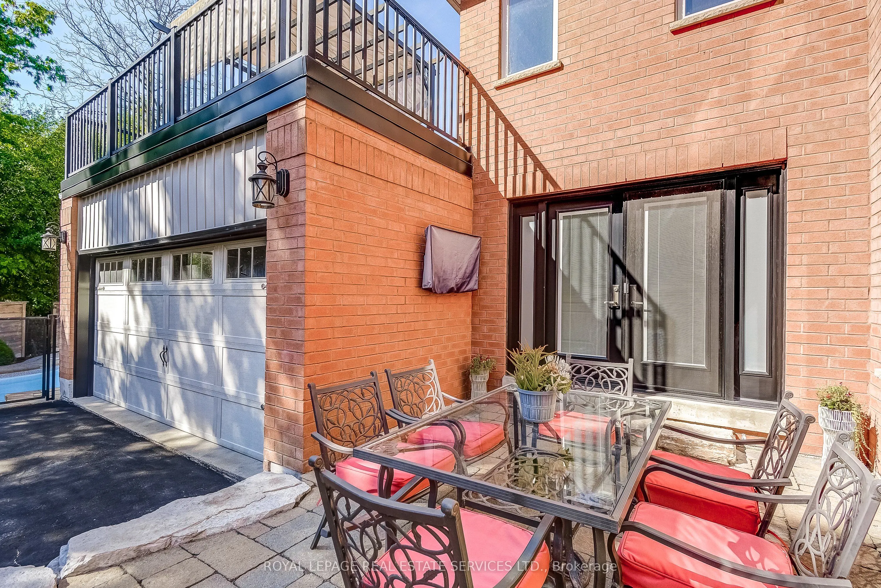 27 Morrison Creek Crescent