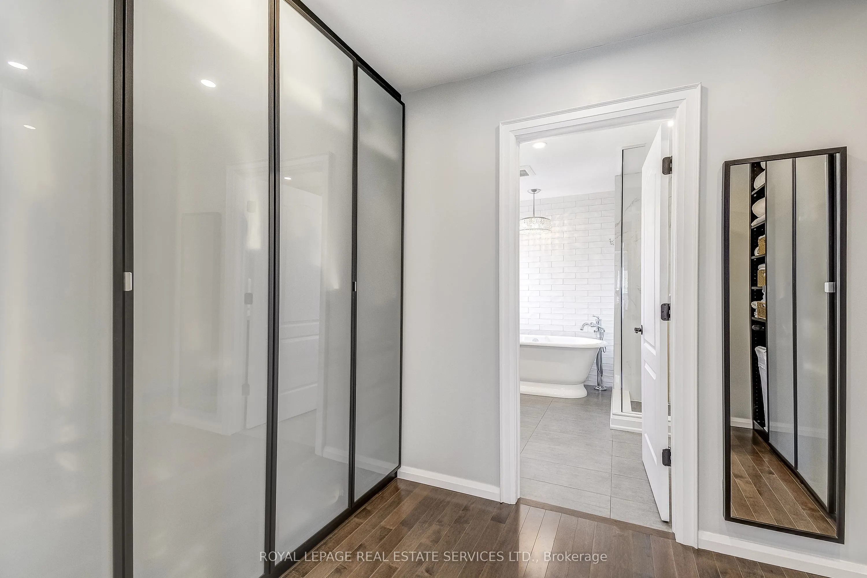 27 Morrison Creek Crescent
