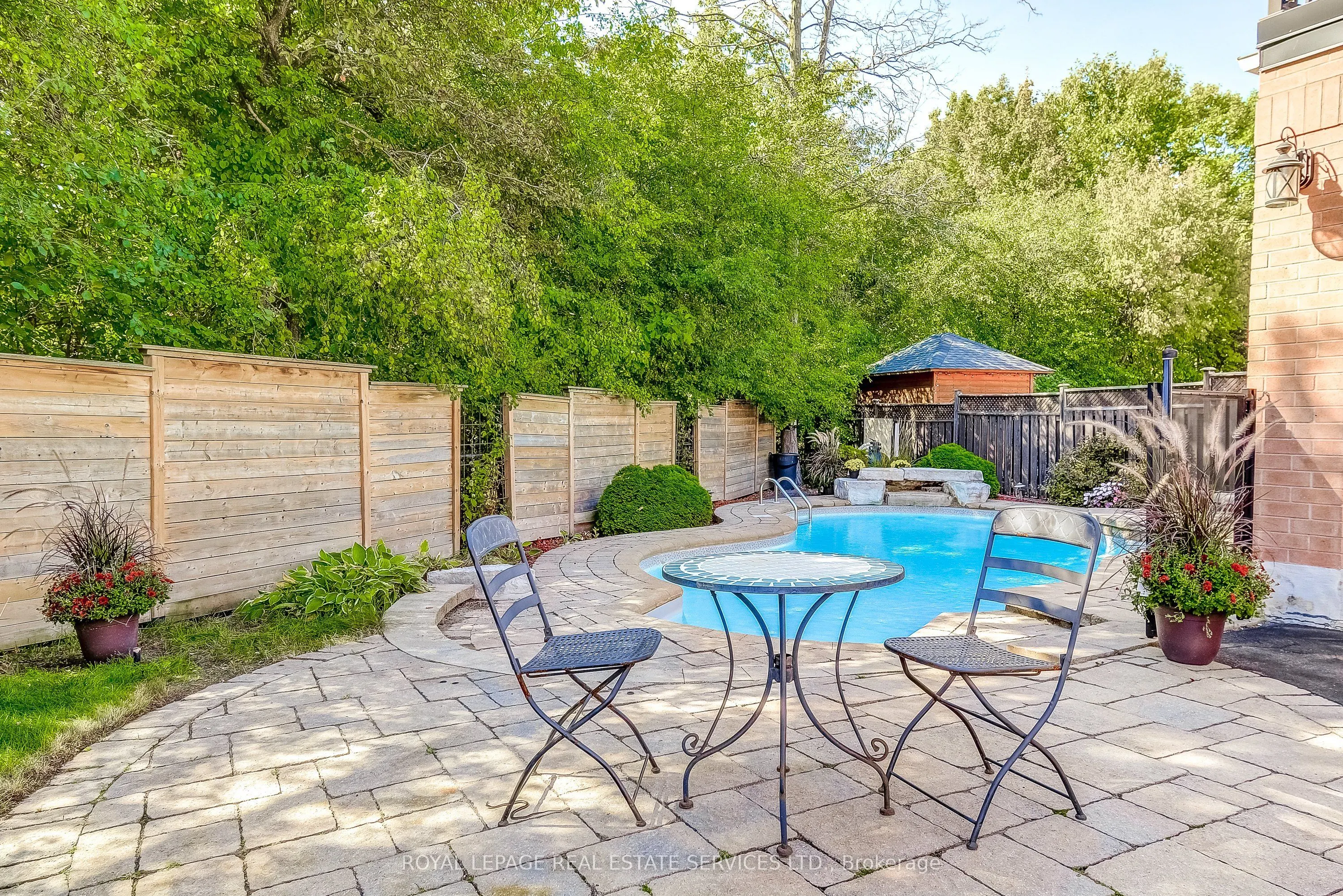 27 Morrison Creek Crescent