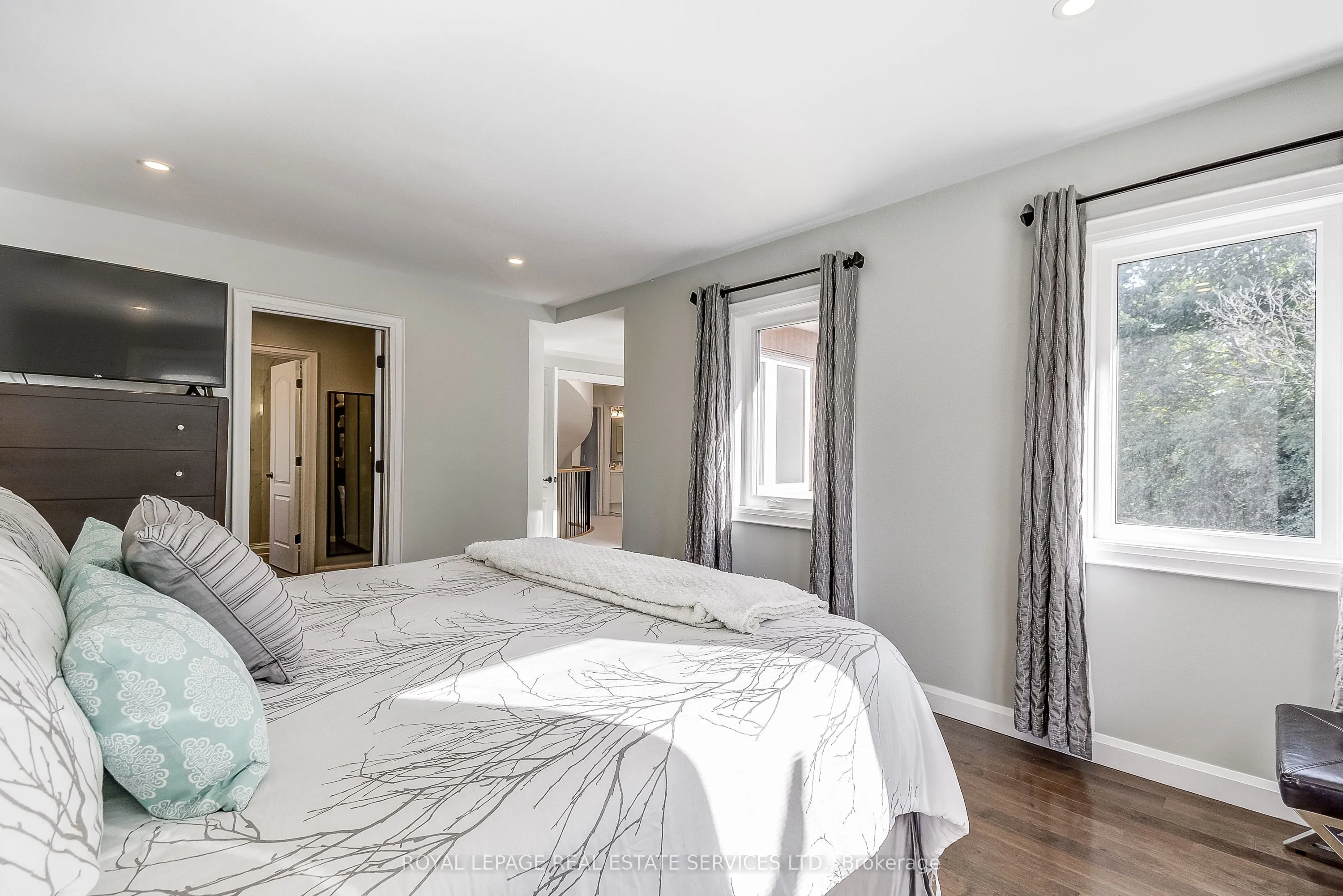 27 Morrison Creek Crescent