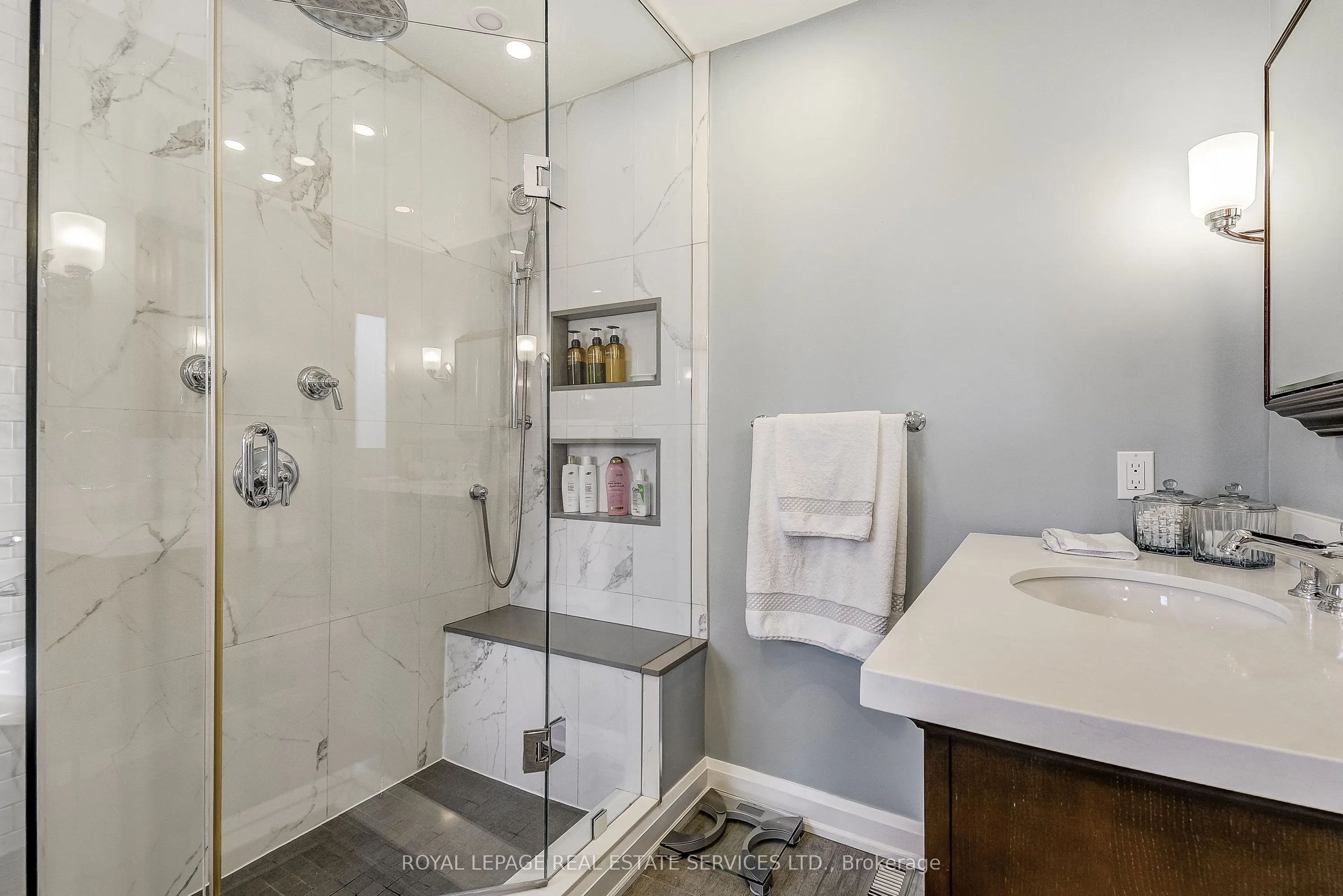 27 Morrison Creek Crescent