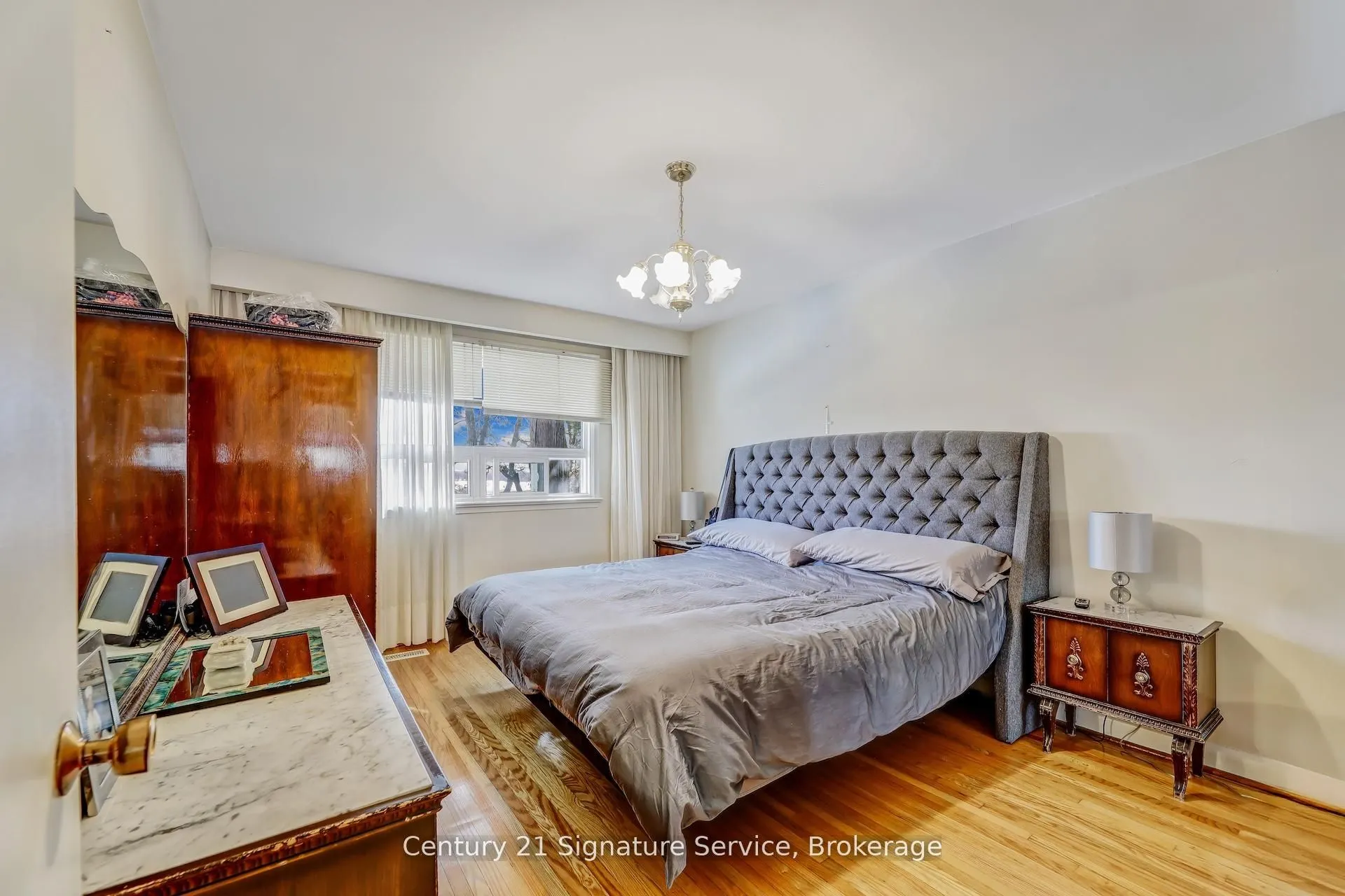 8026 Mayfield Road