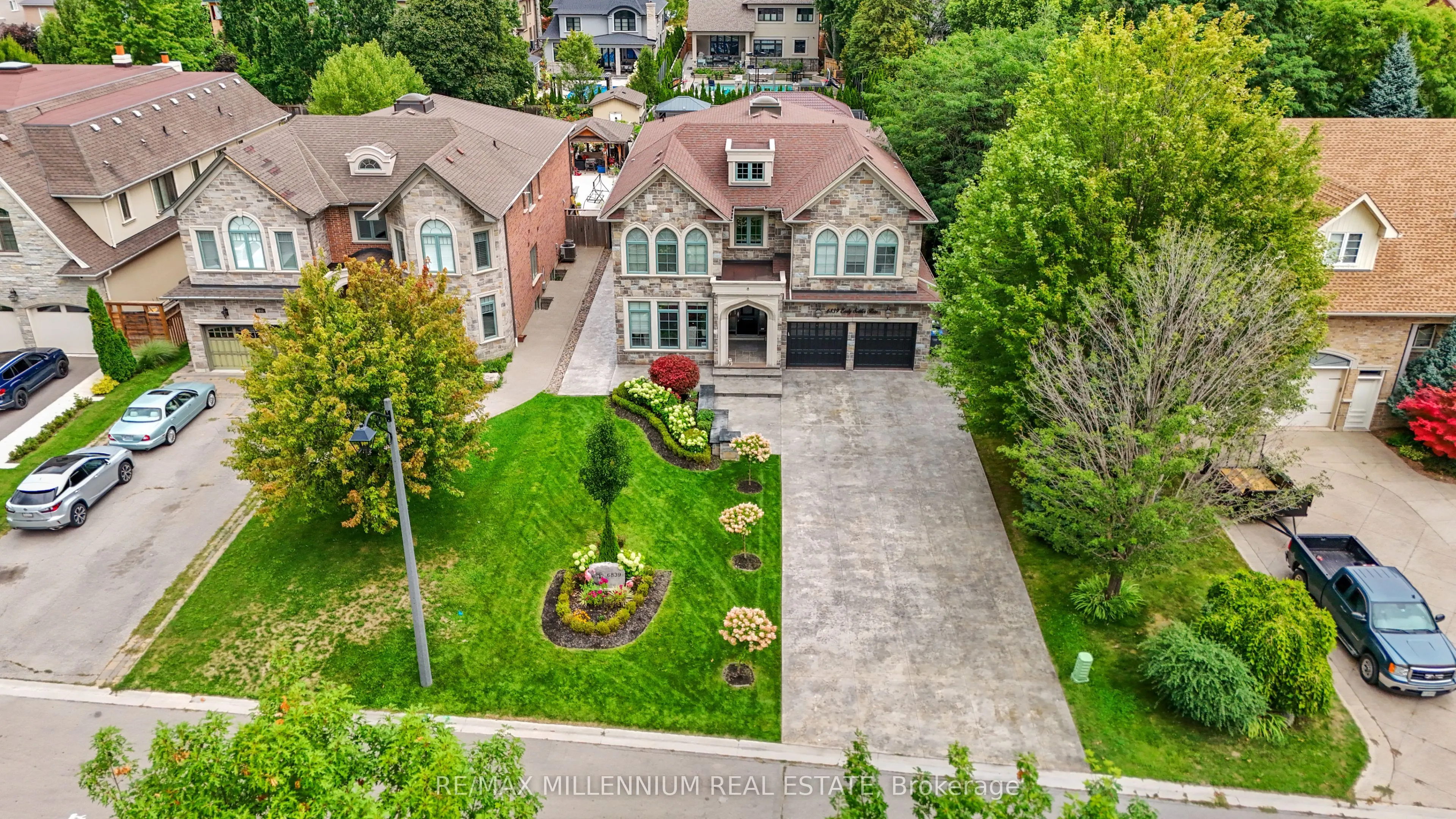 6839 Early Settler Row