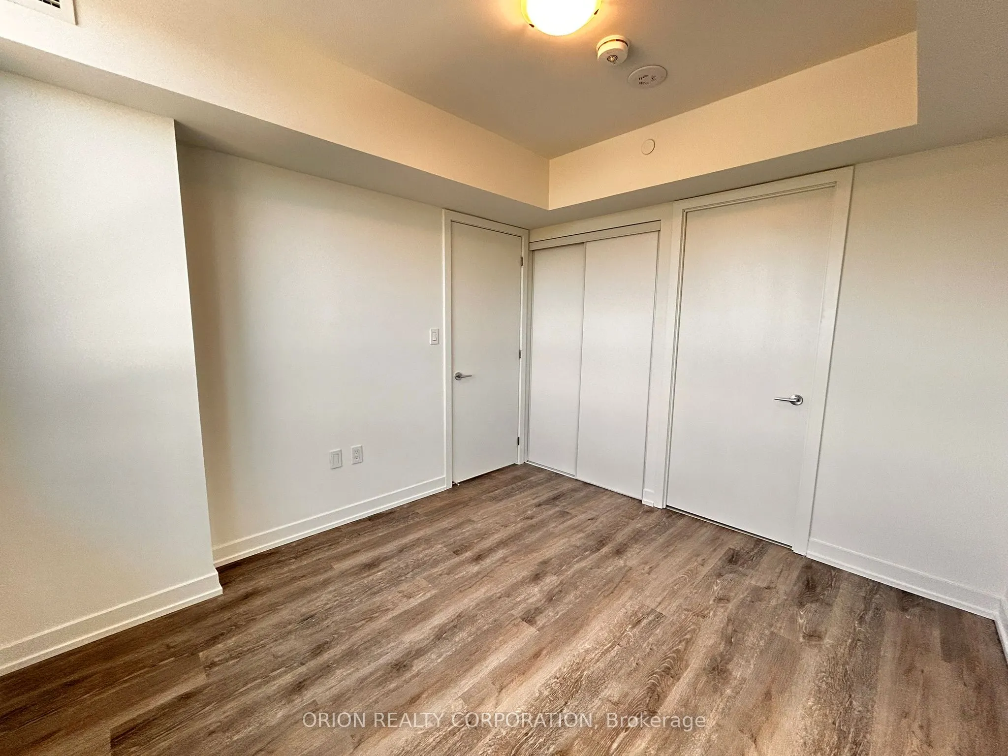 556 Marlee Avenue, #807