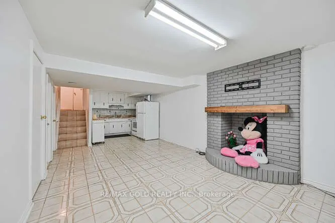 7433 Sigsbee Drive