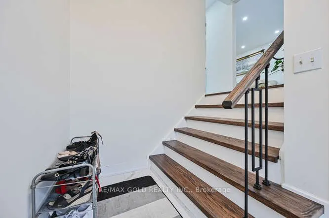 7433 Sigsbee Drive
