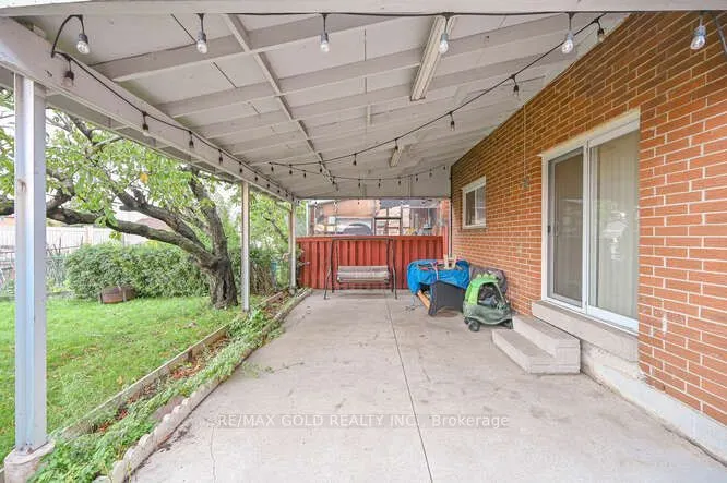 7433 Sigsbee Drive