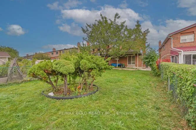 7433 Sigsbee Drive