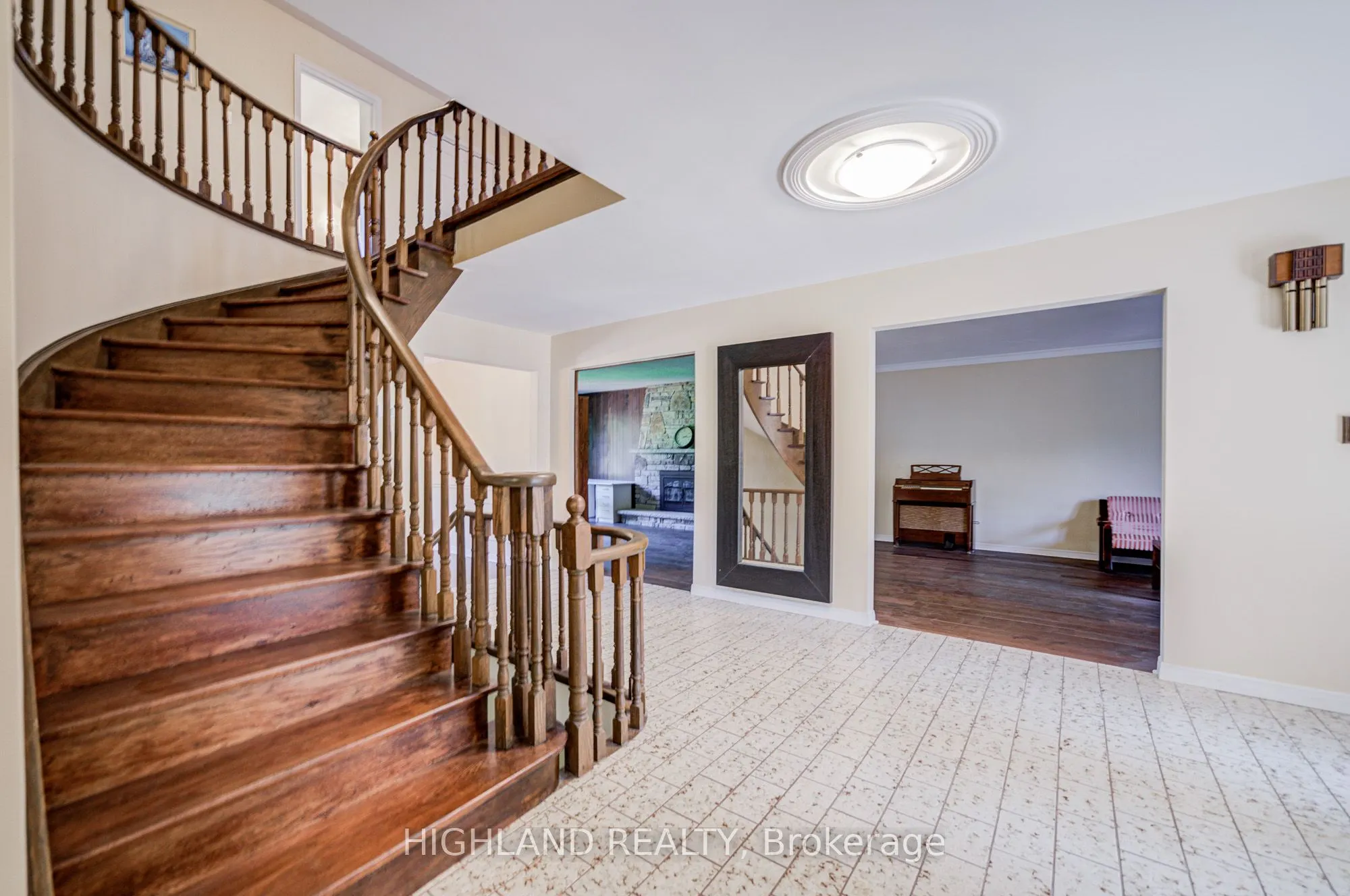 2591 Robin Drive