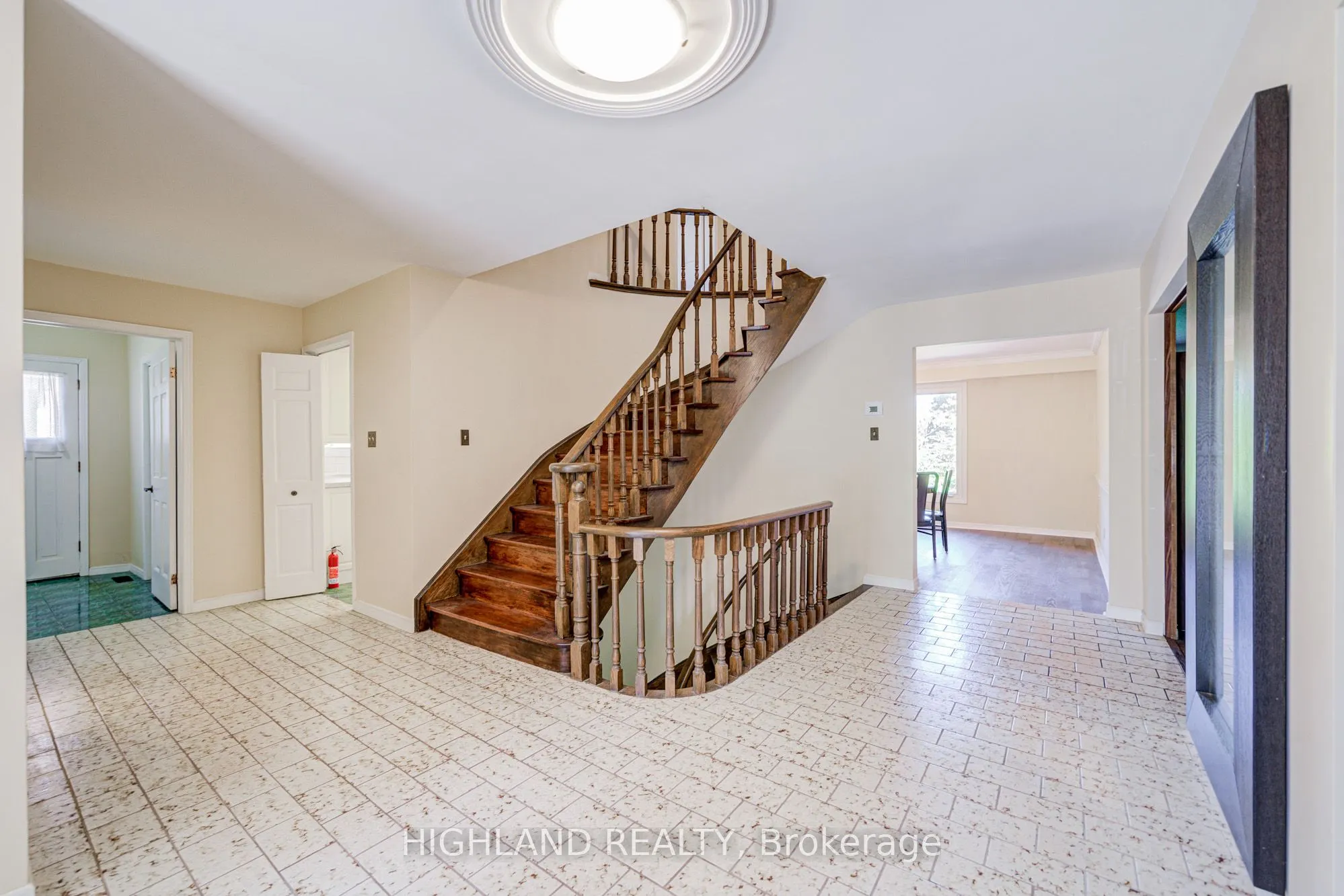 2591 Robin Drive