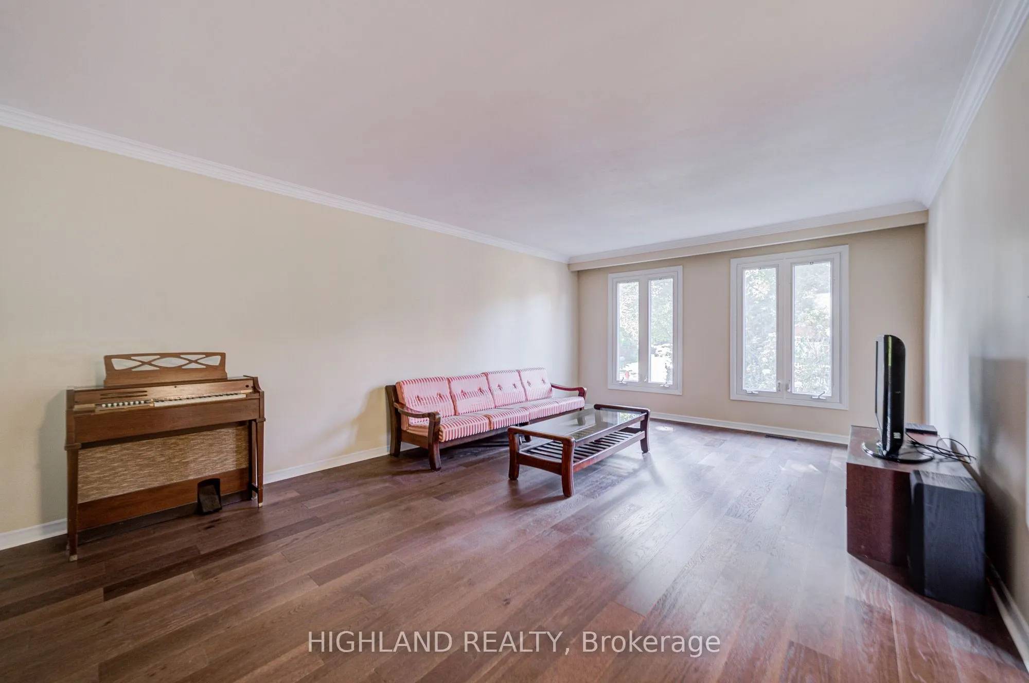 2591 Robin Drive