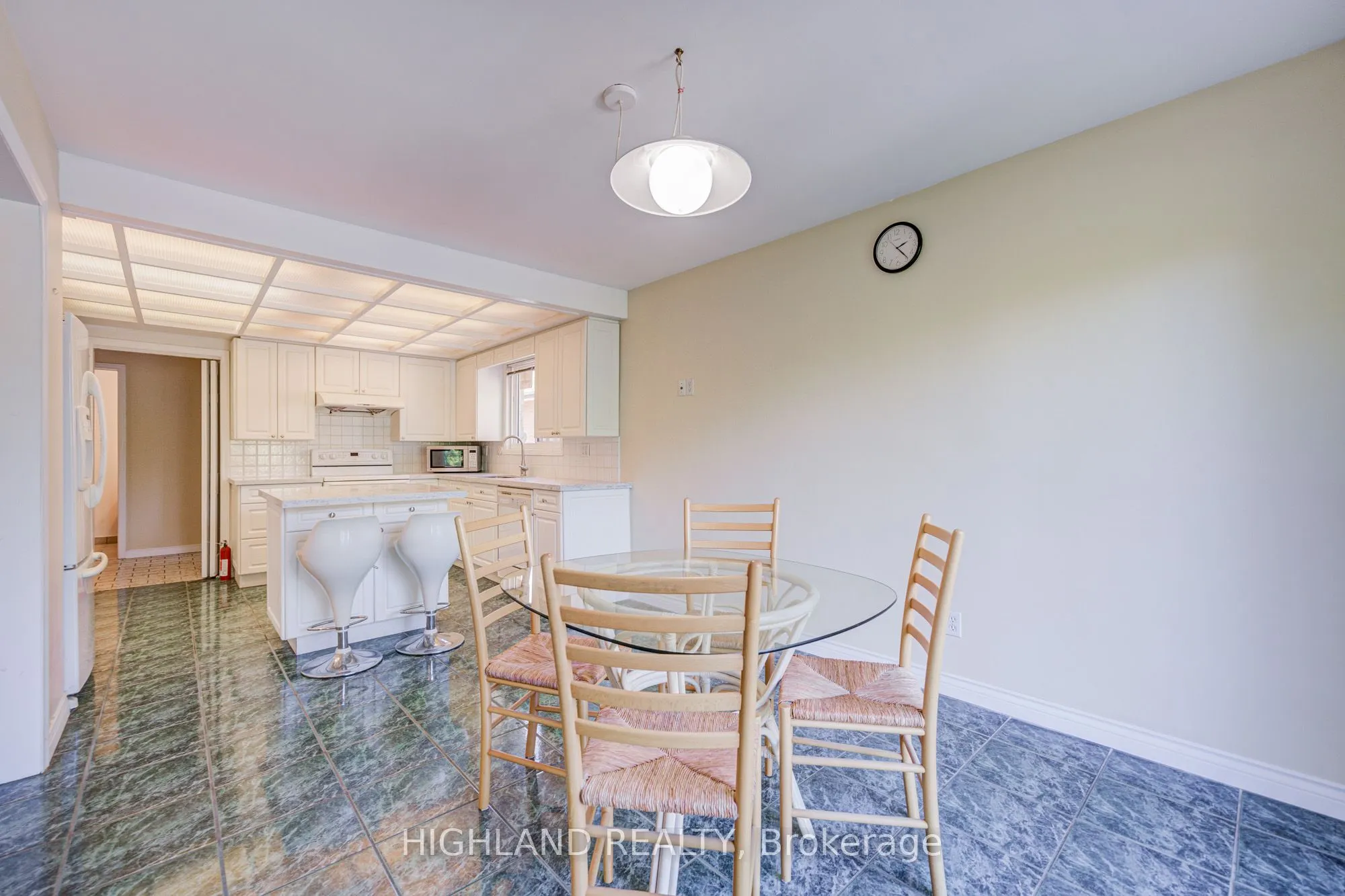 2591 Robin Drive