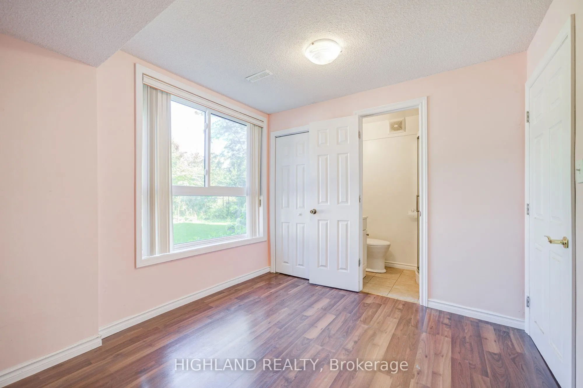 2591 Robin Drive