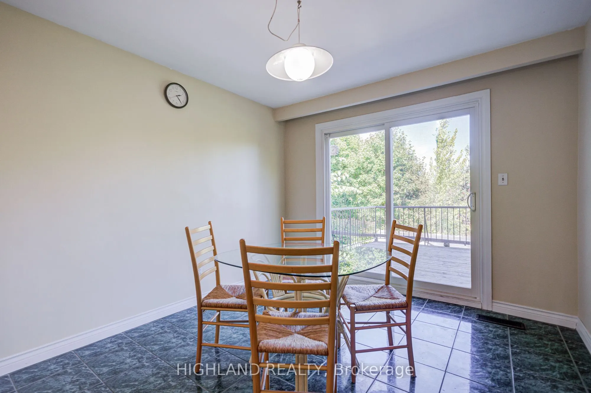 2591 Robin Drive