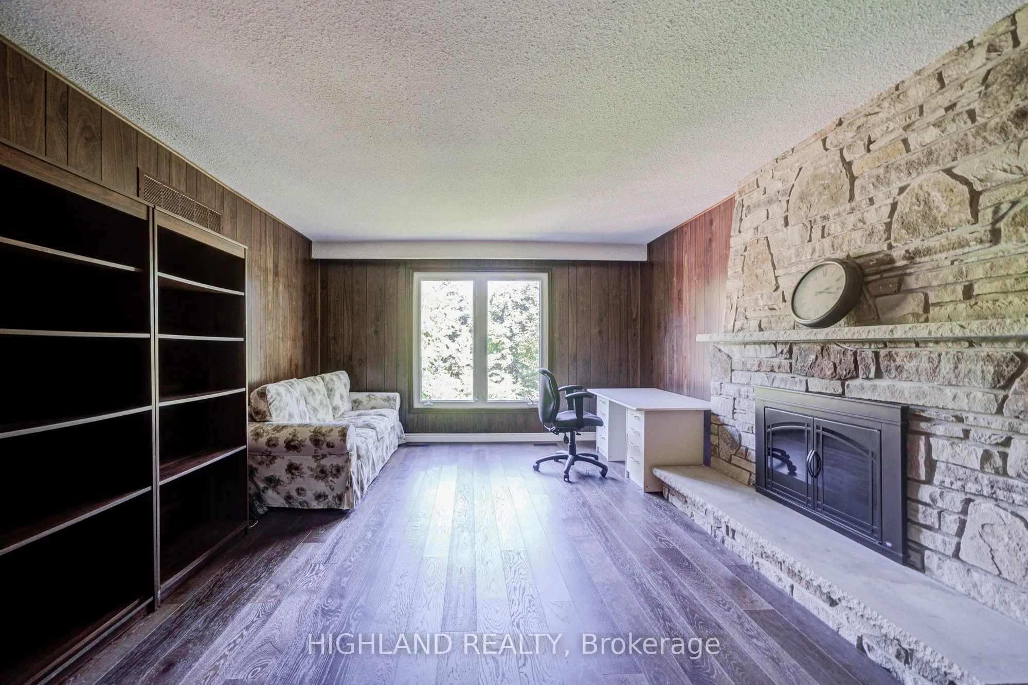 2591 Robin Drive