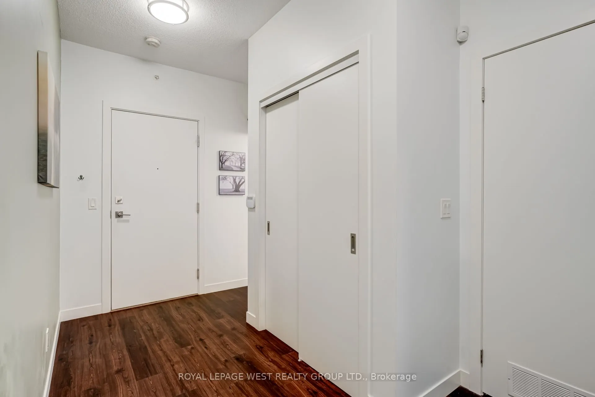 2087 Fairview Street, #1002
