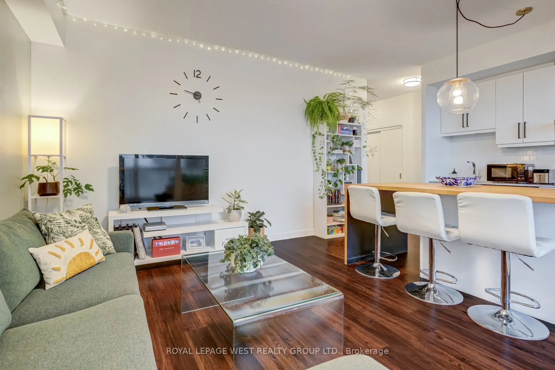 2087 Fairview Street, #1002