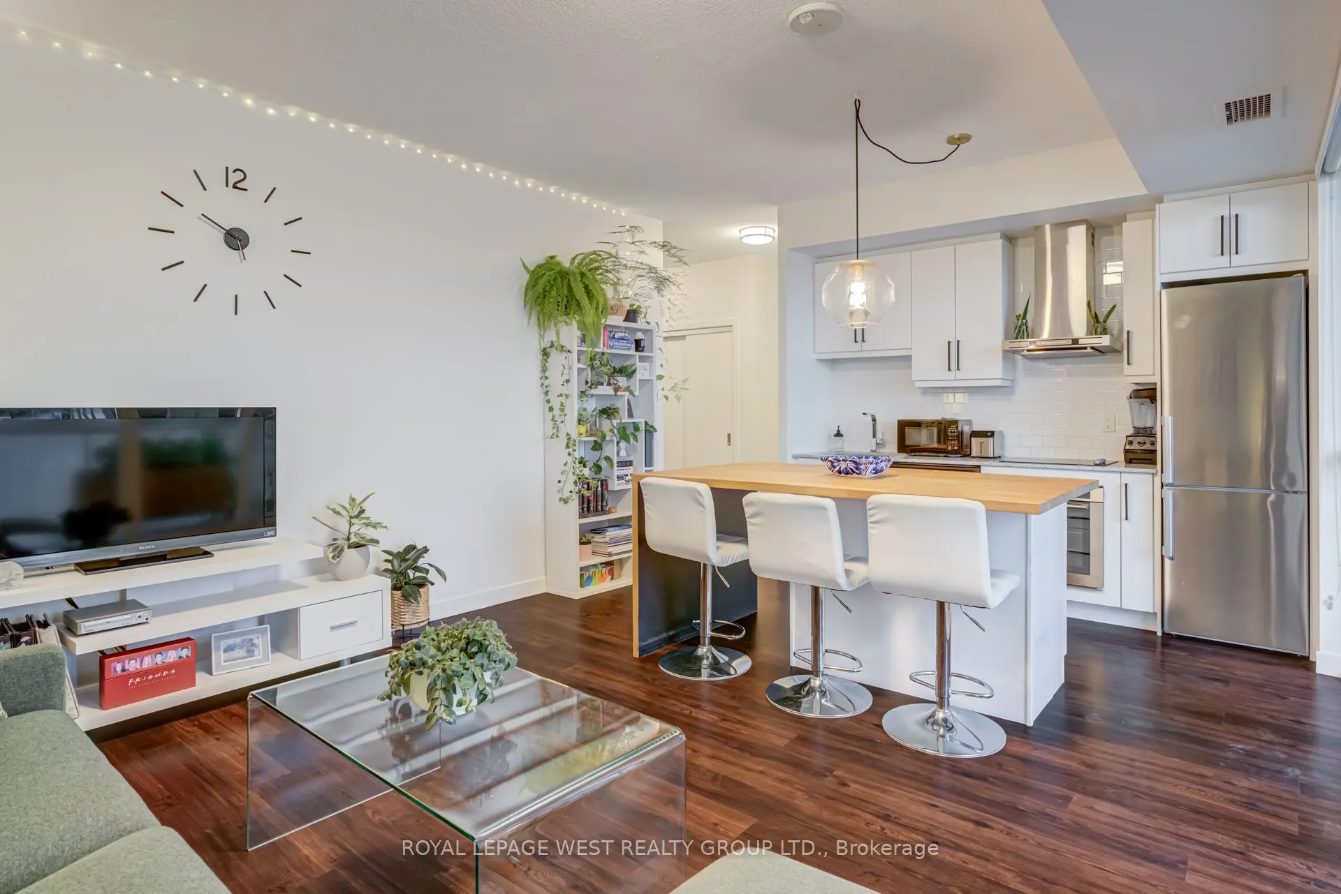 2087 Fairview Street, #1002