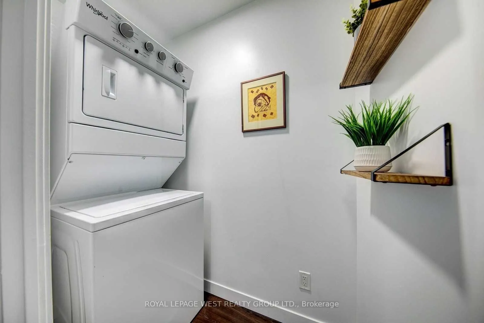 2087 Fairview Street, #1002