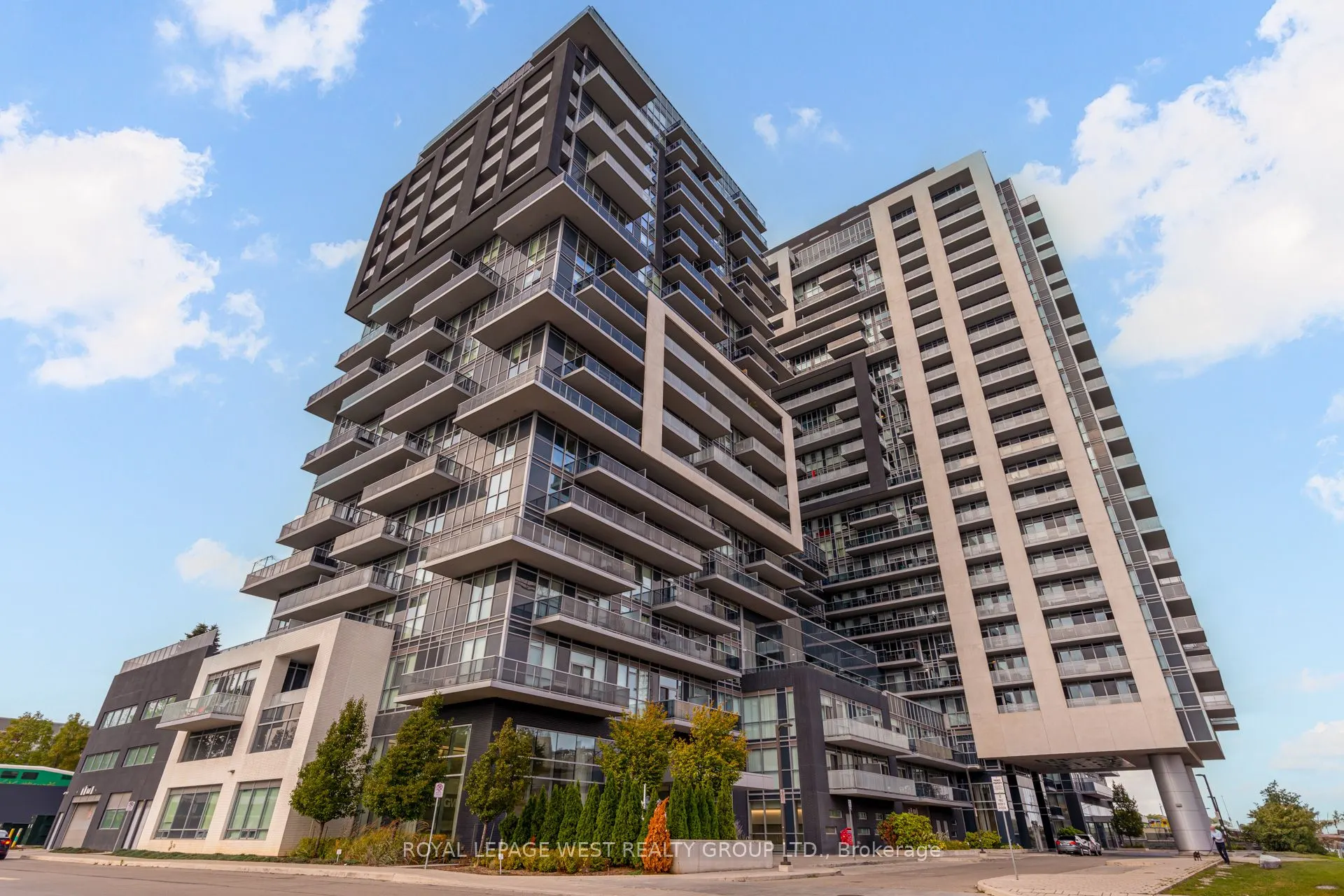 2087 Fairview Street, #1002