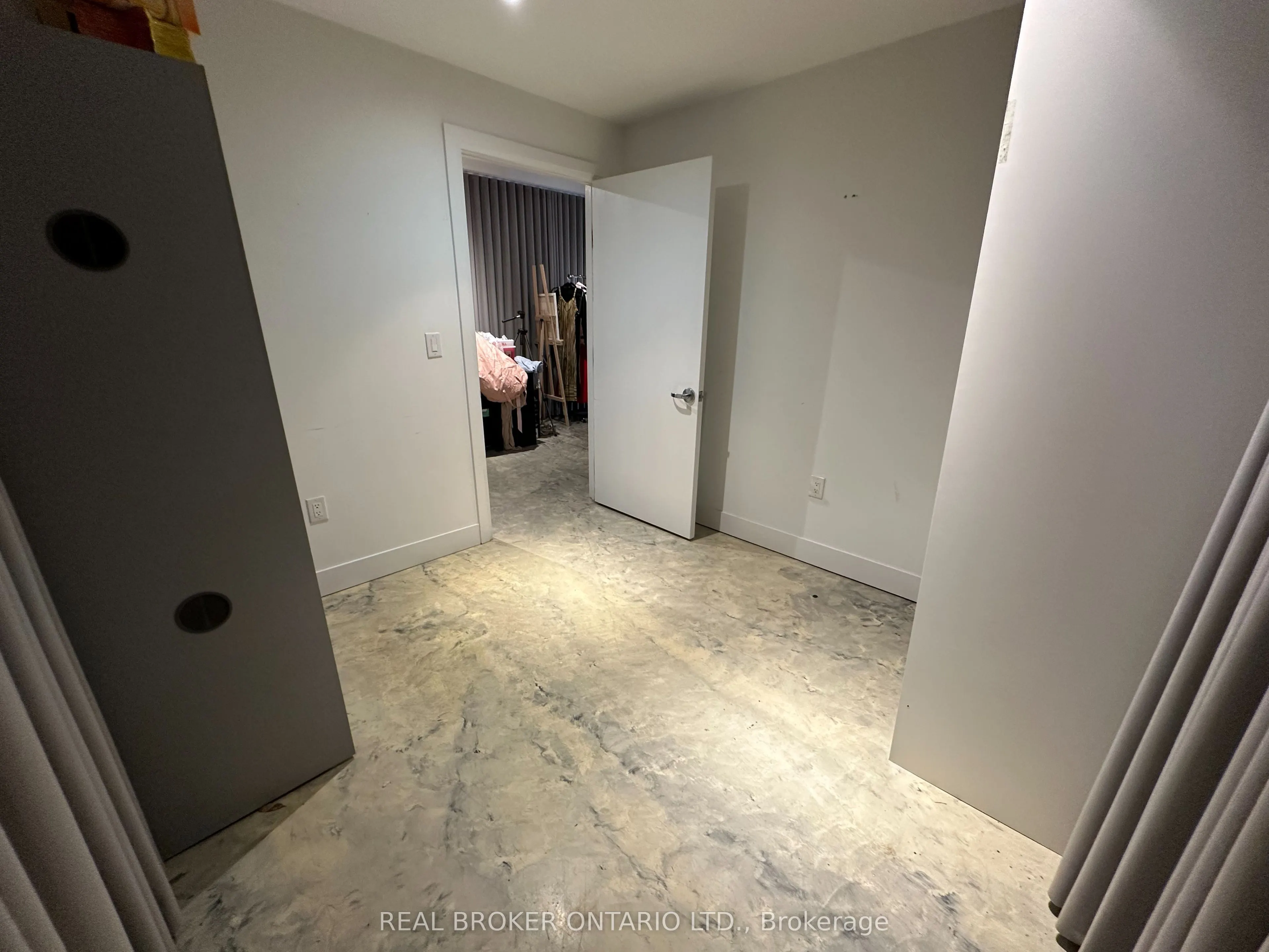 2847 Lake Shore Boulevard W, #101 - 1