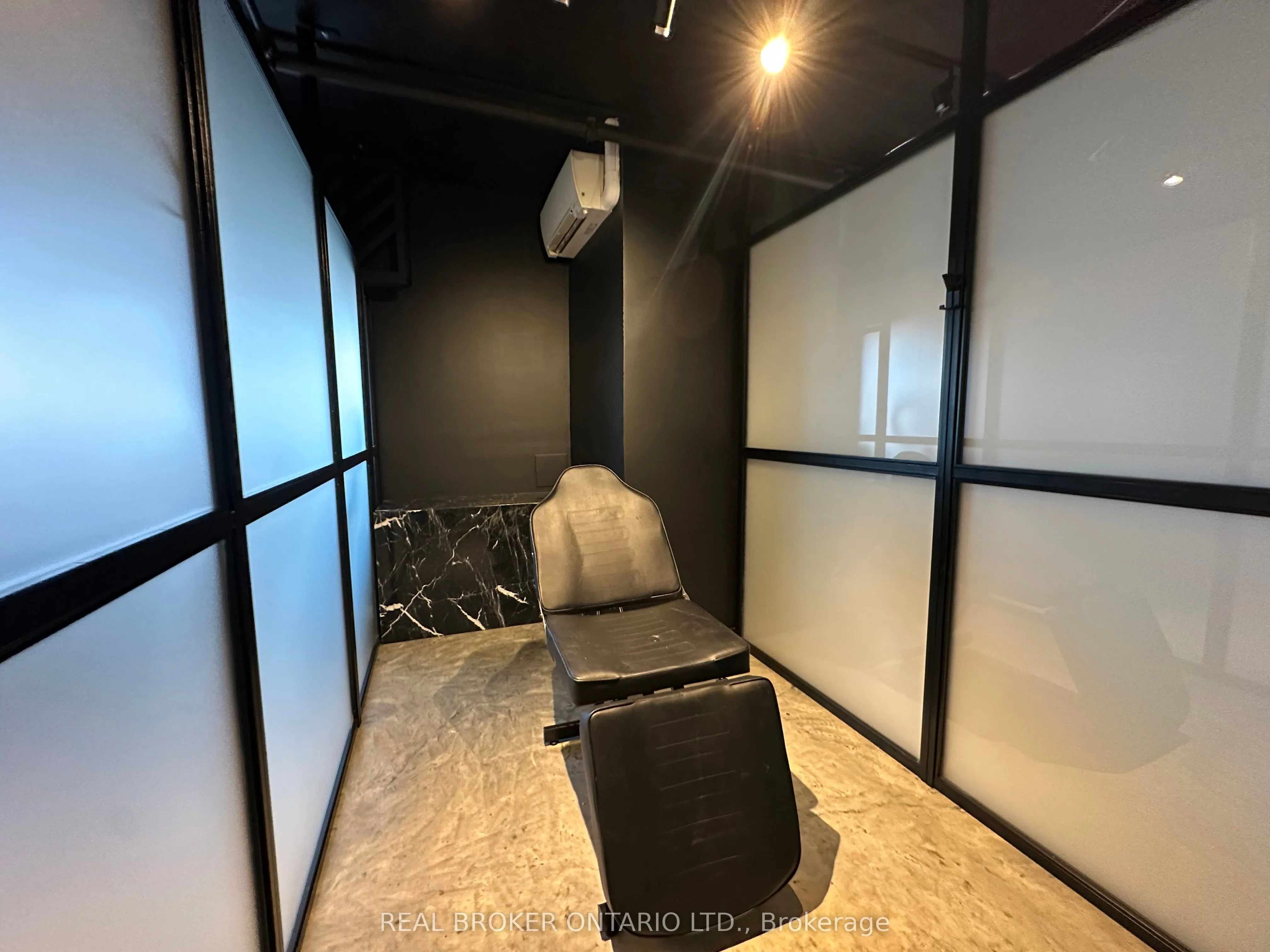 2847 Lake Shore Boulevard W, #101 - 3