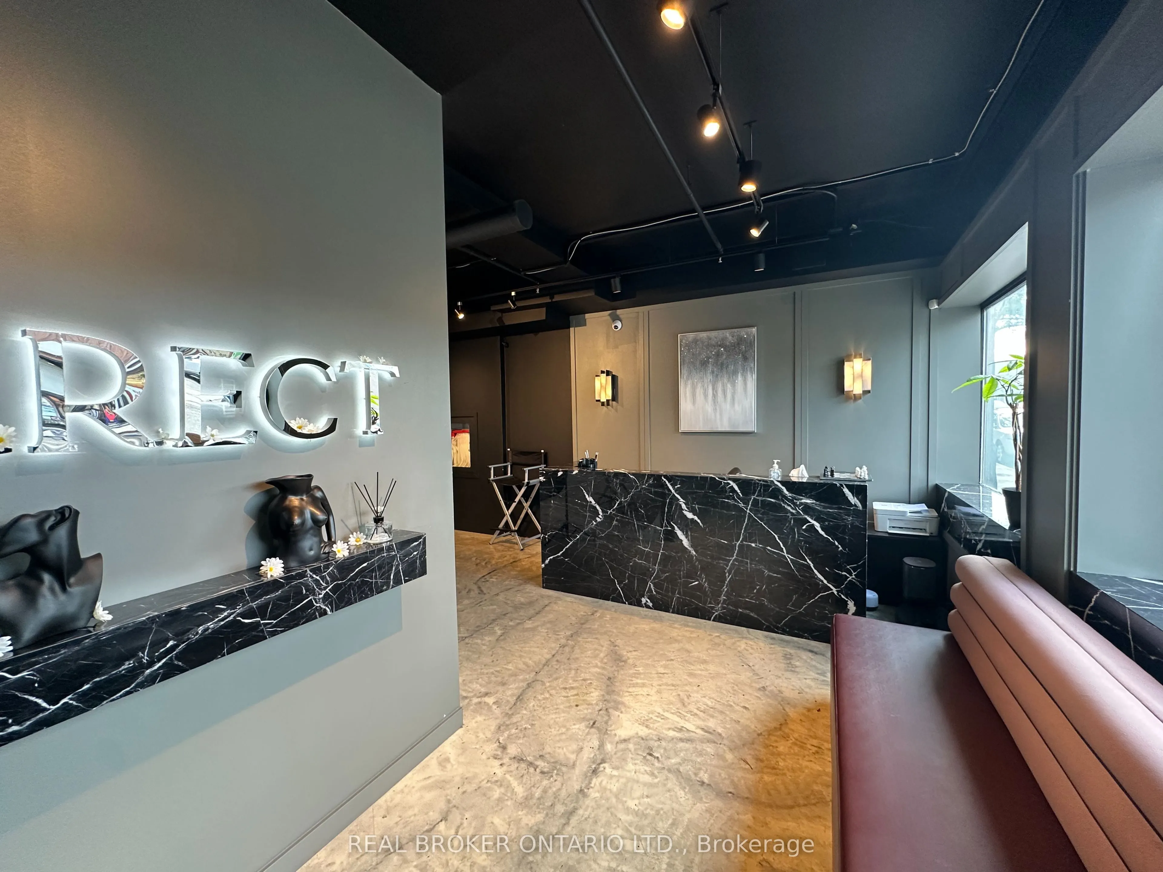 2847 Lake Shore Boulevard W, #101 - 3