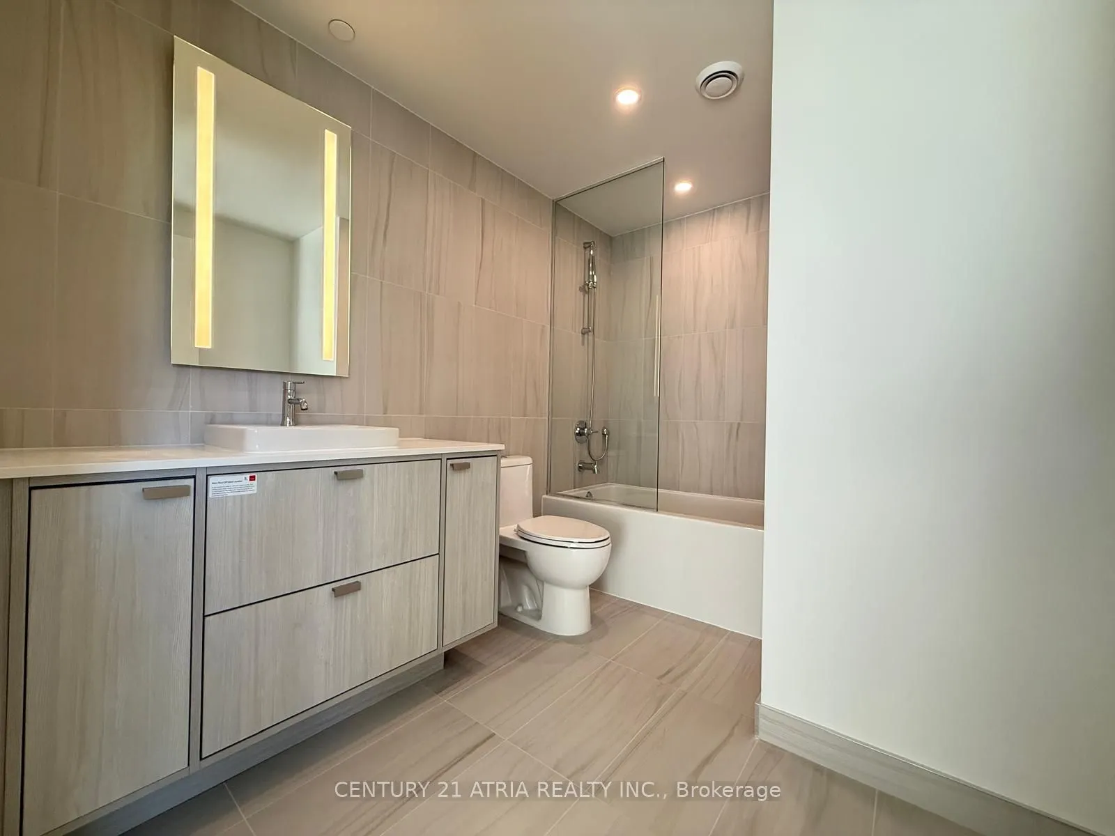259 THE KINGSWAY, #212