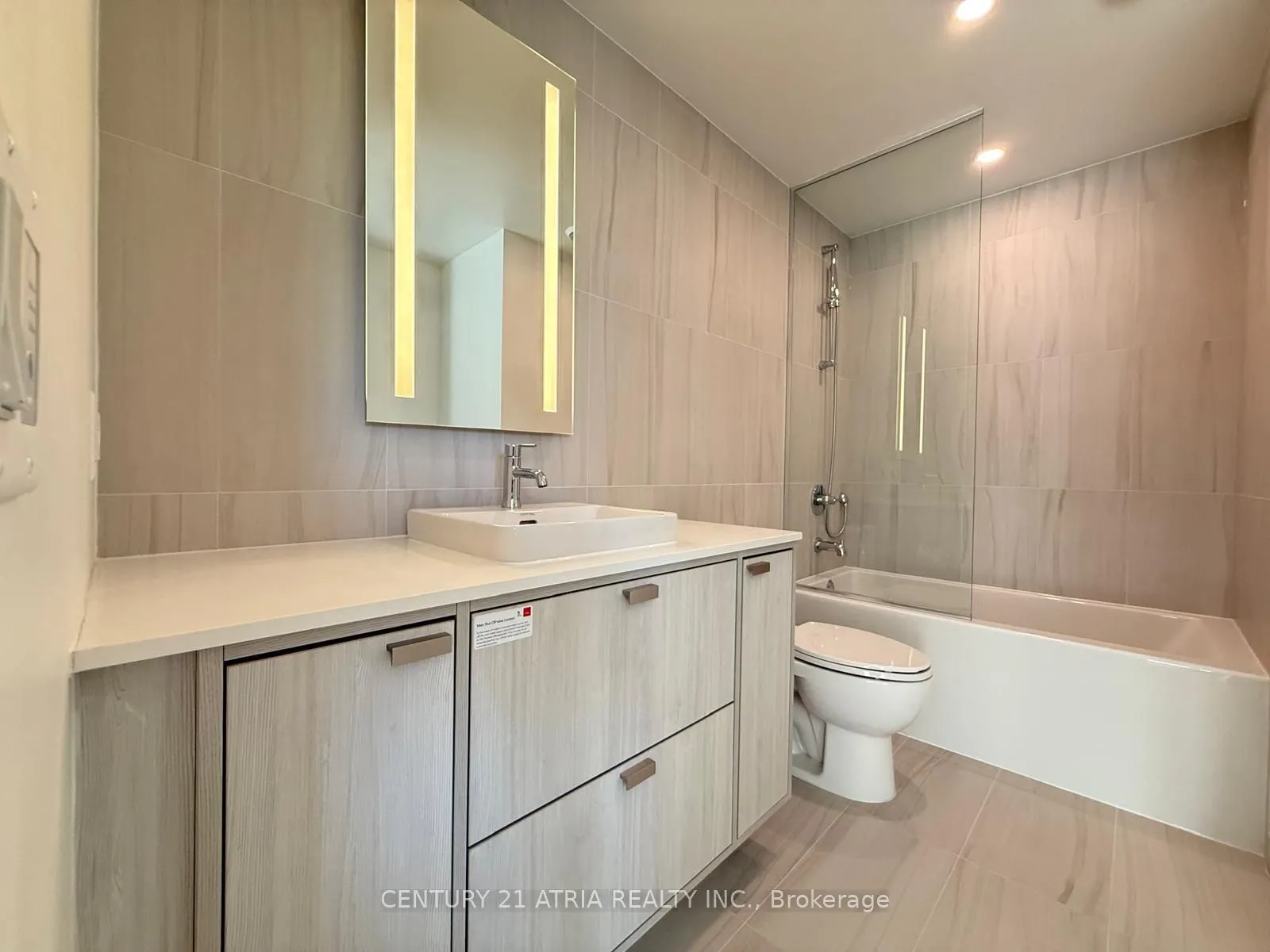 259 THE KINGSWAY, #212