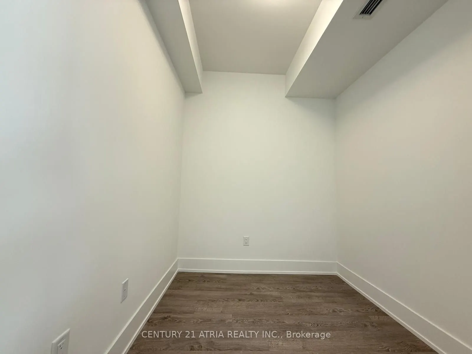 259 THE KINGSWAY, #212