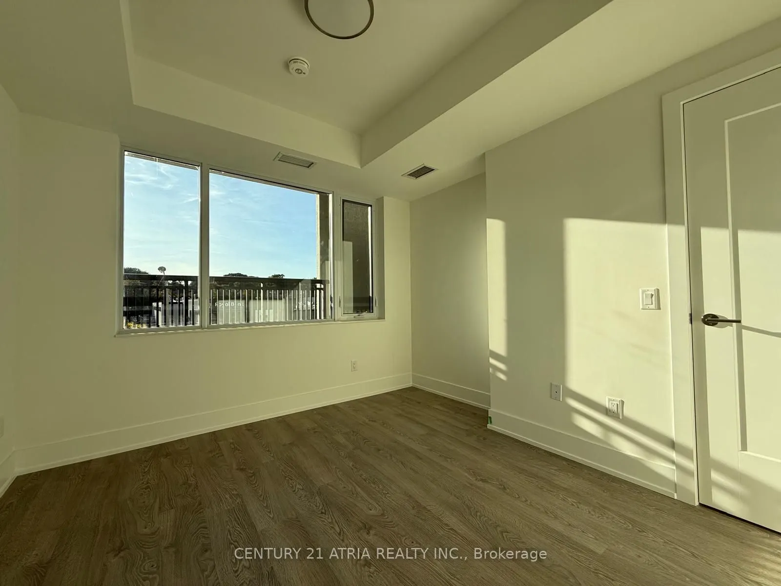 259 THE KINGSWAY, #212