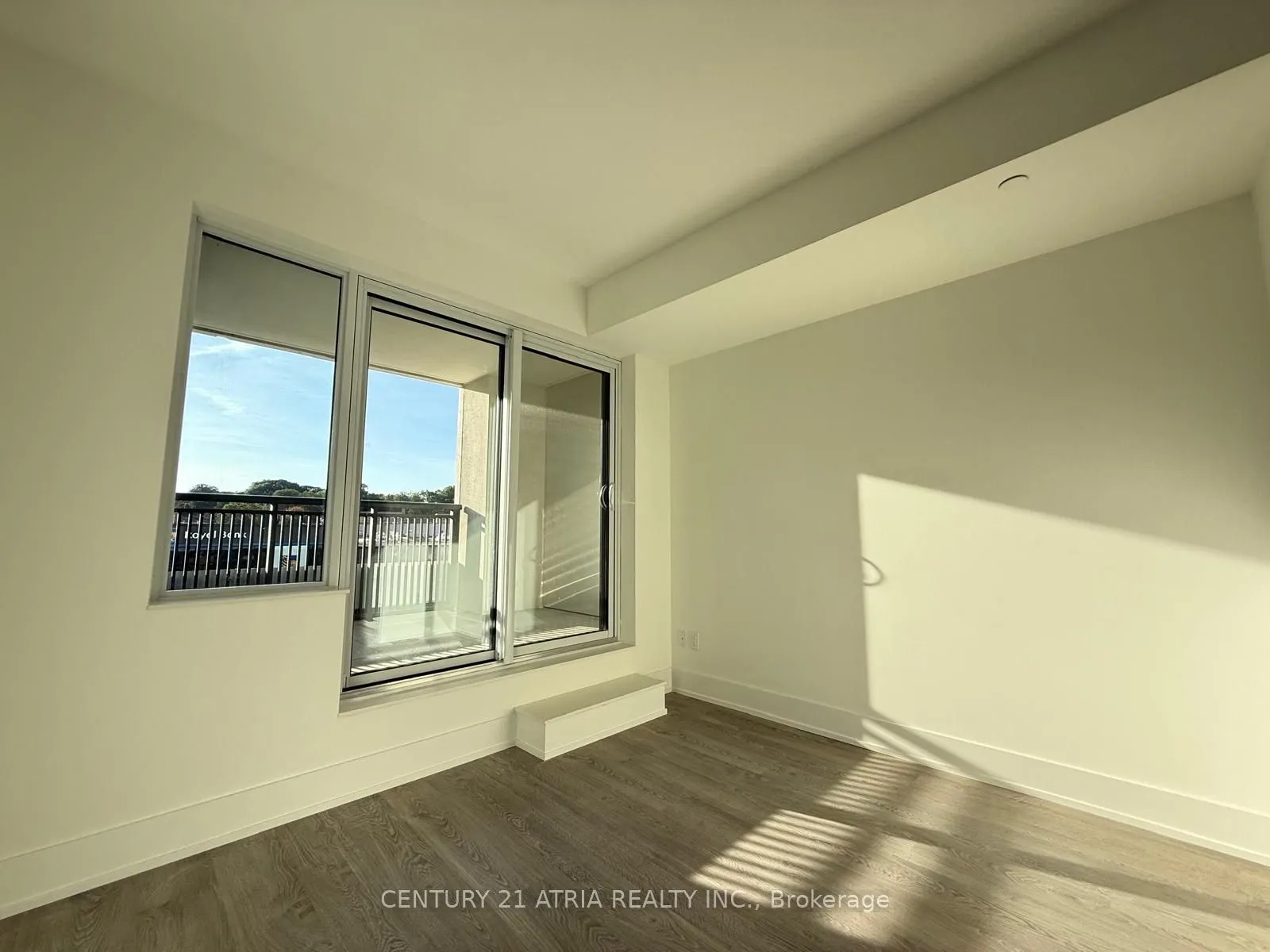 259 THE KINGSWAY, #212
