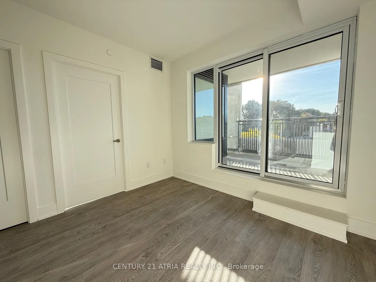 259 THE KINGSWAY, #212