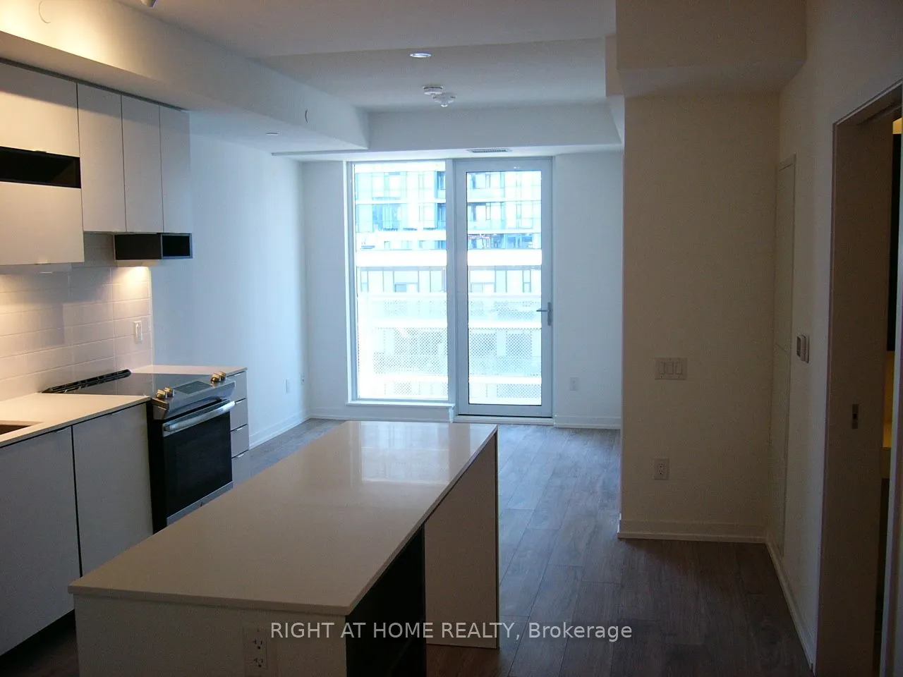 4065 Confederation Parkway, #911