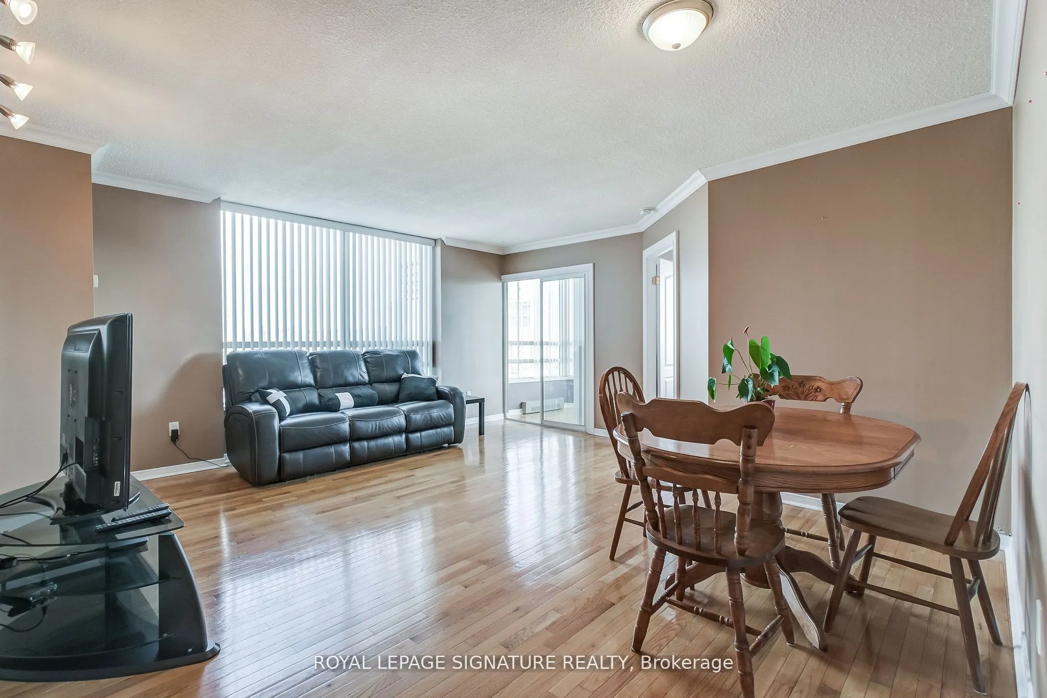 75 King Street E, #1105