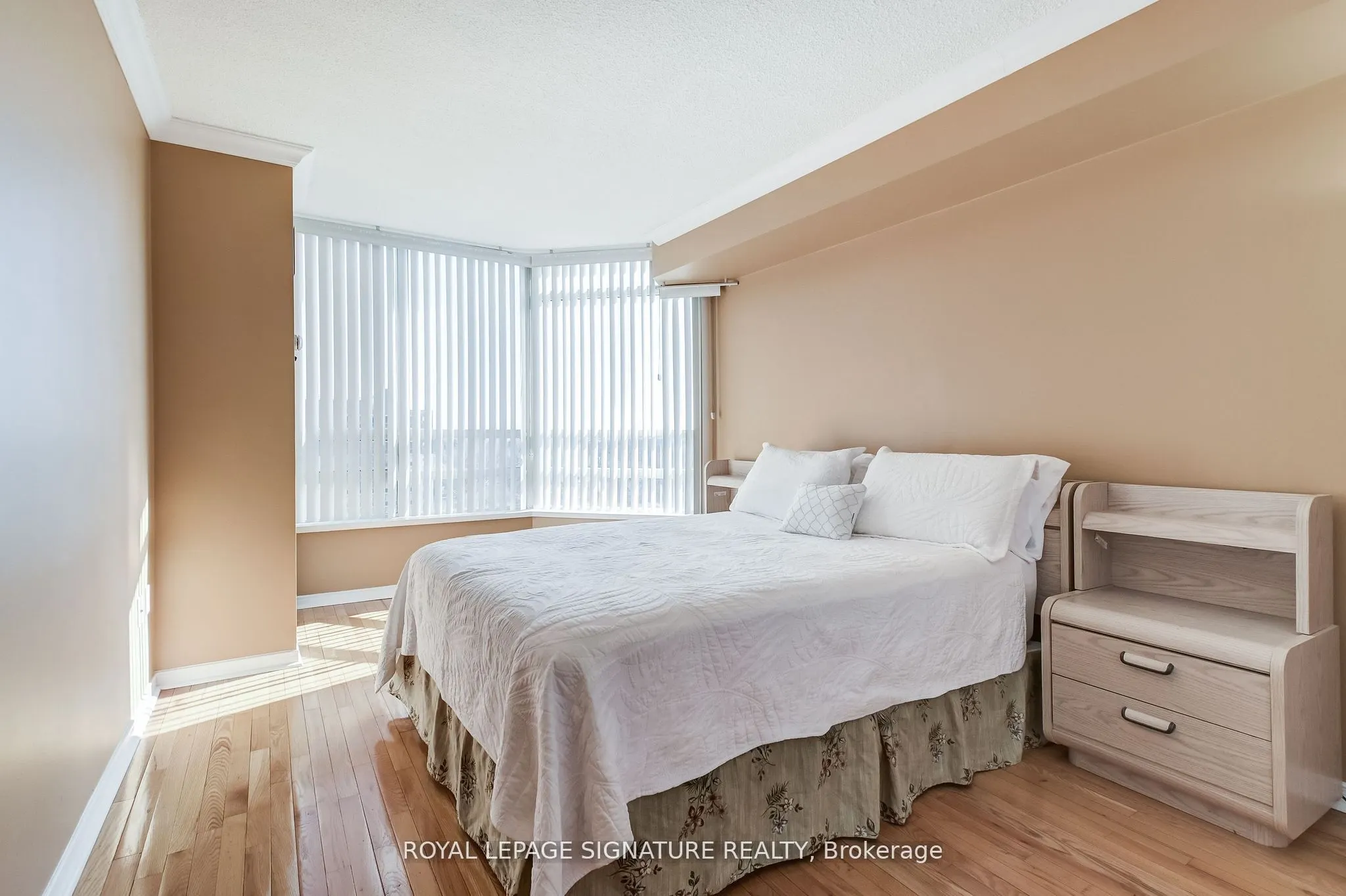75 King Street E, #1105