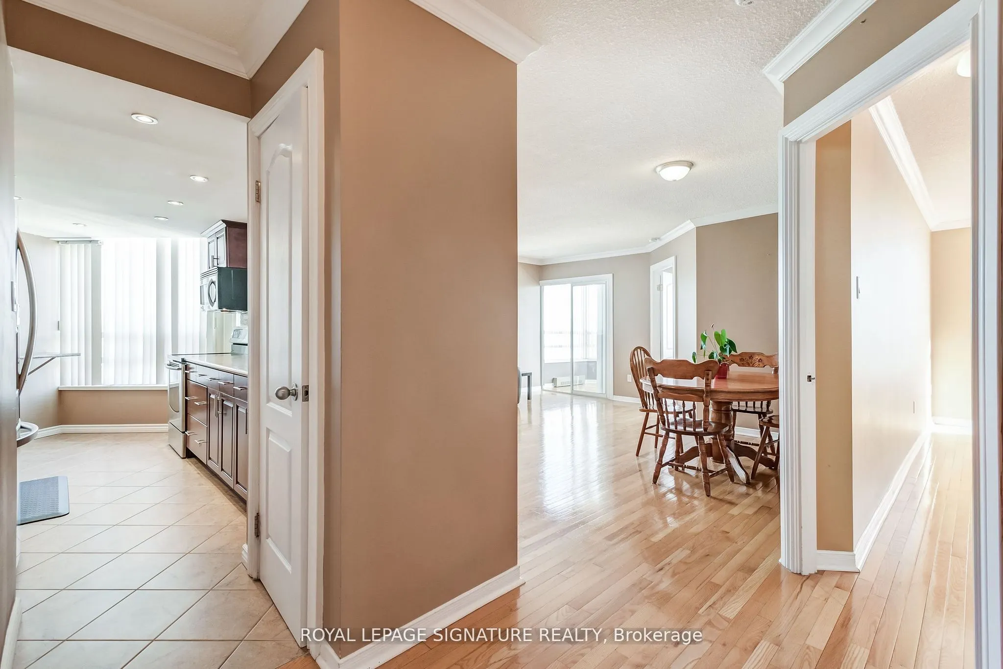 75 King Street E, #1105