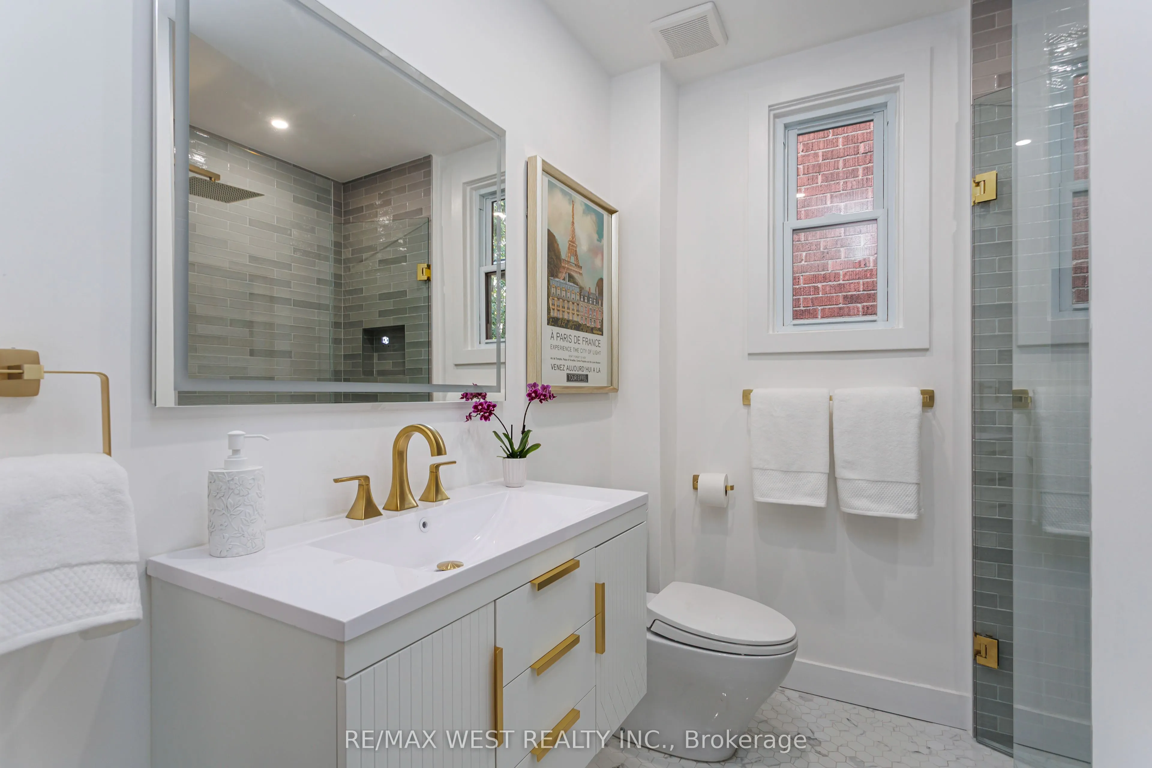 12 Brentwood Road S