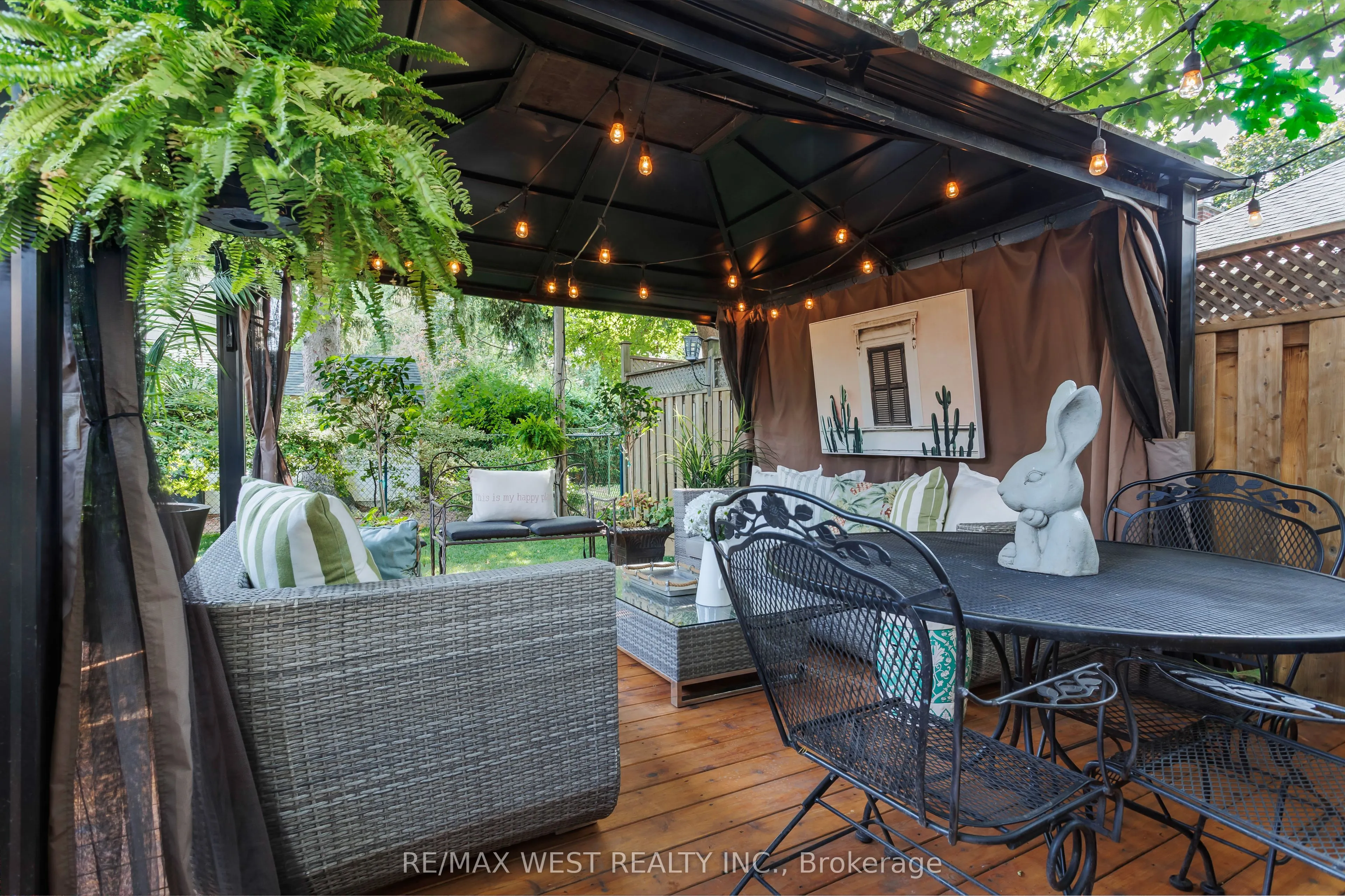 12 Brentwood Road S