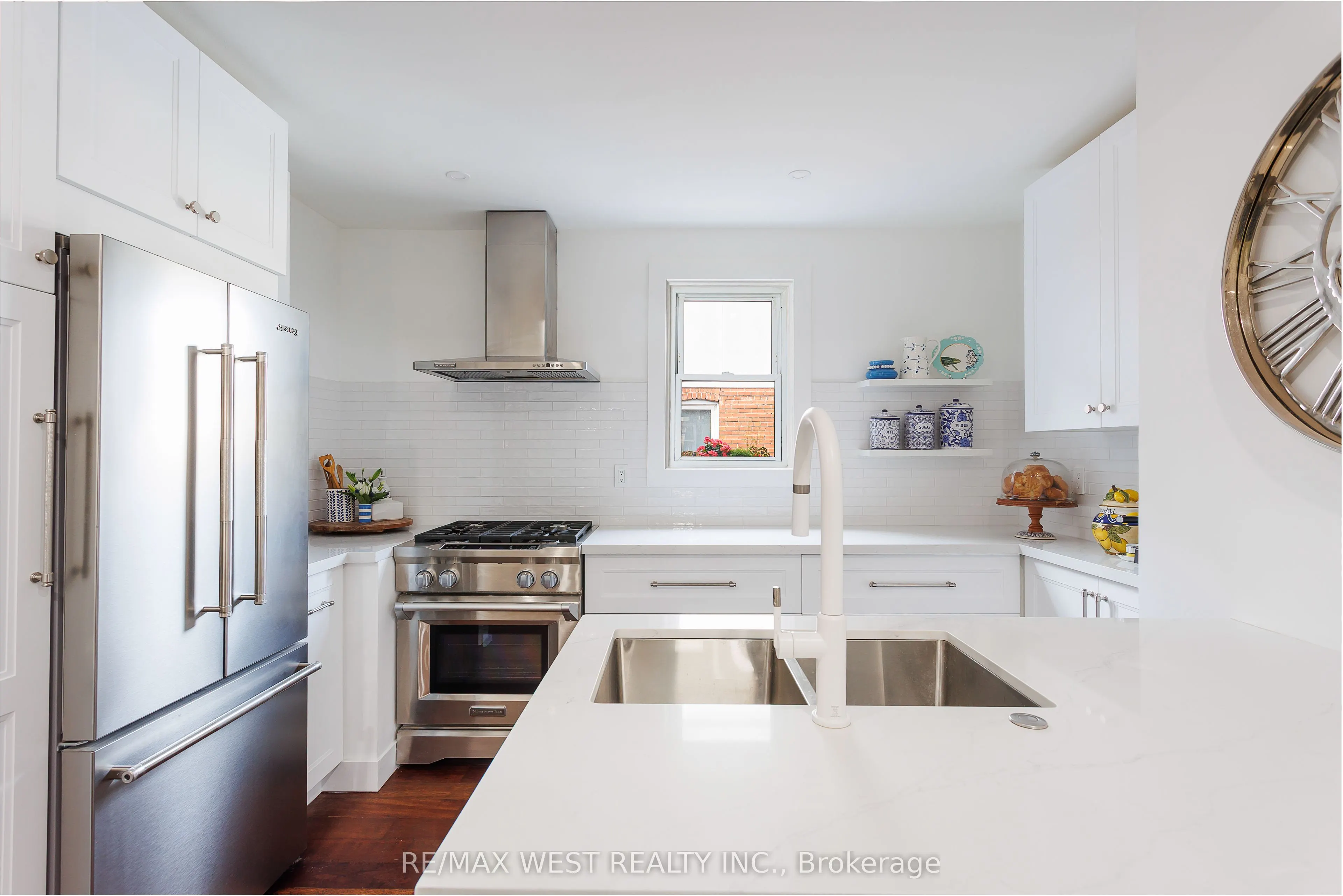 12 Brentwood Road S