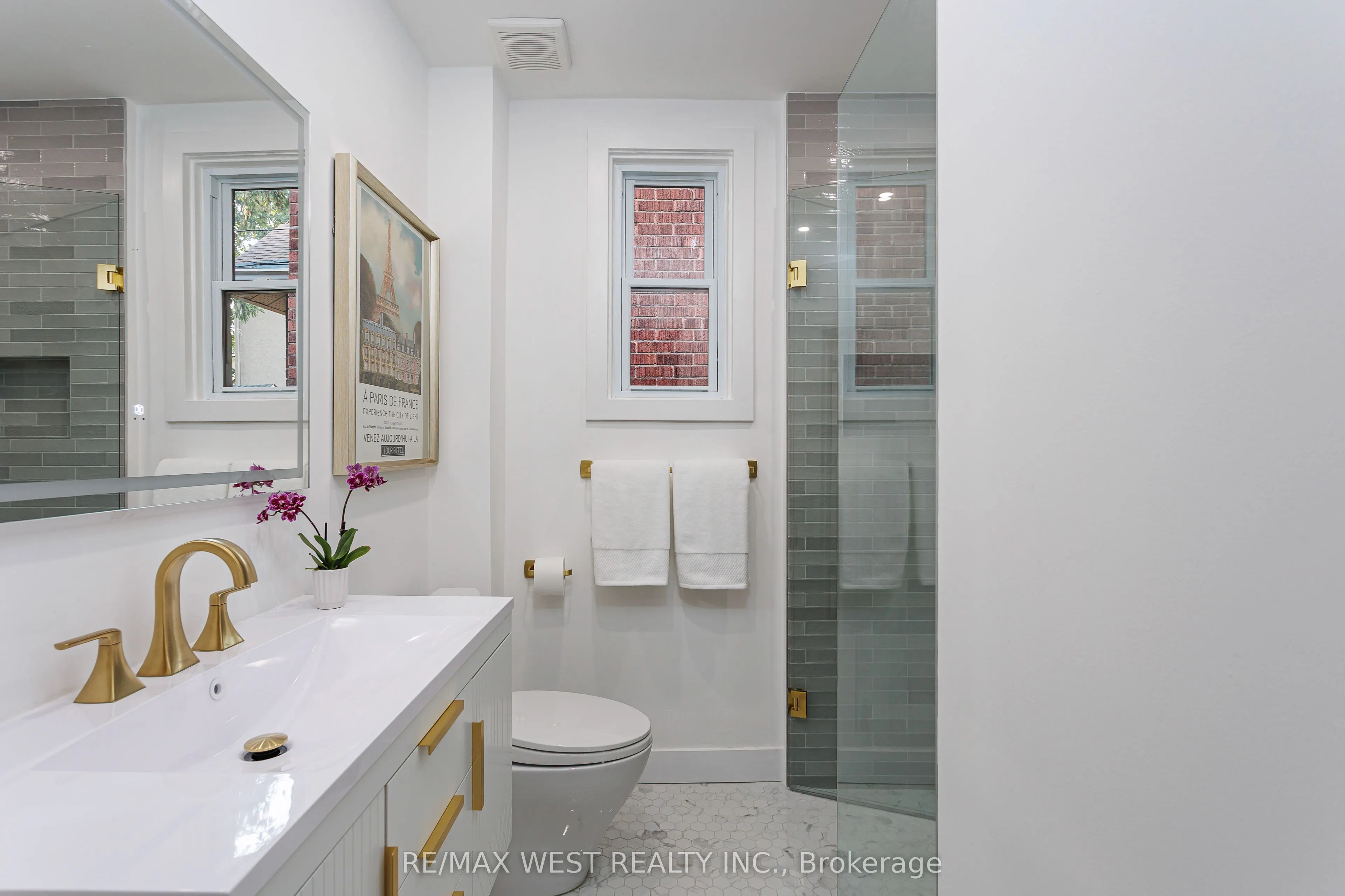 12 Brentwood Road S