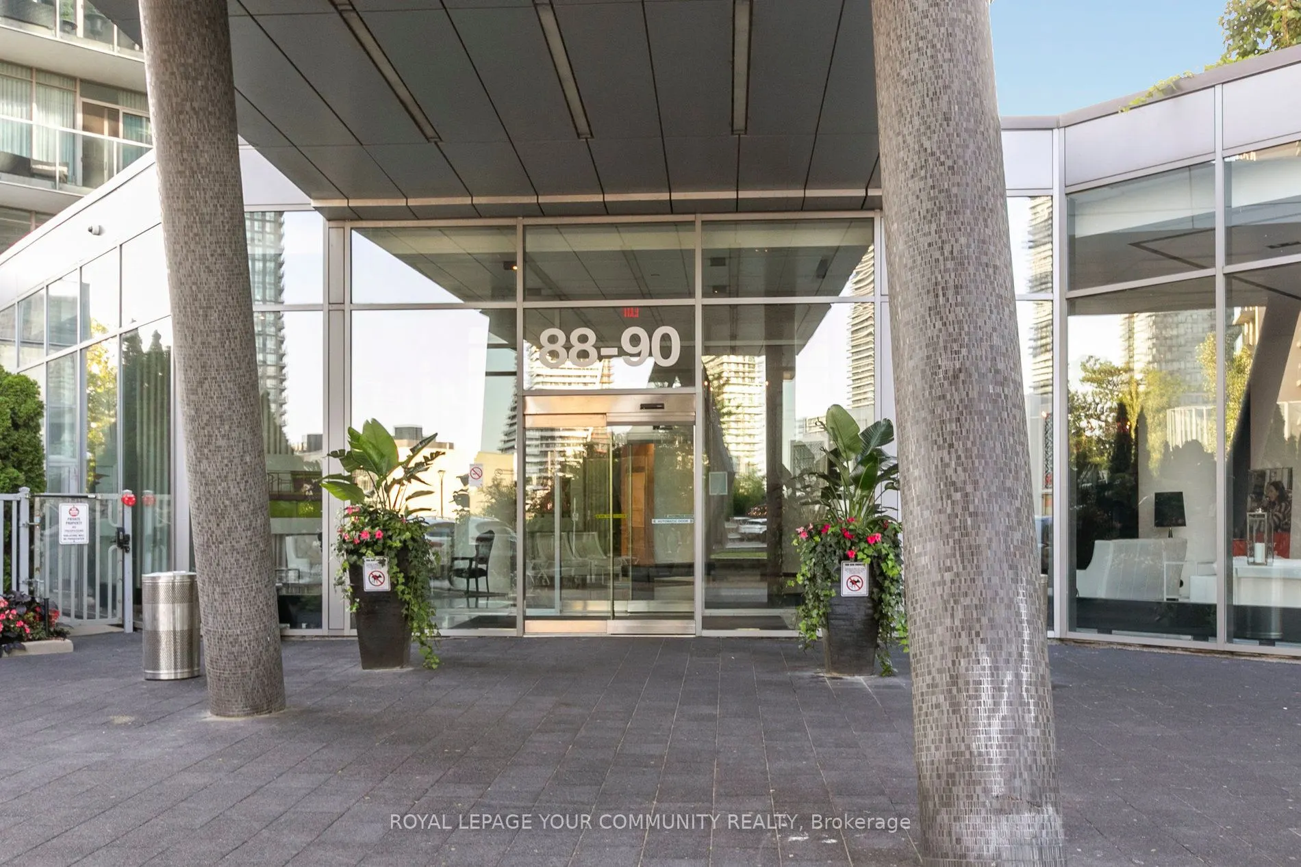 88 Park Lawn Road, #2112